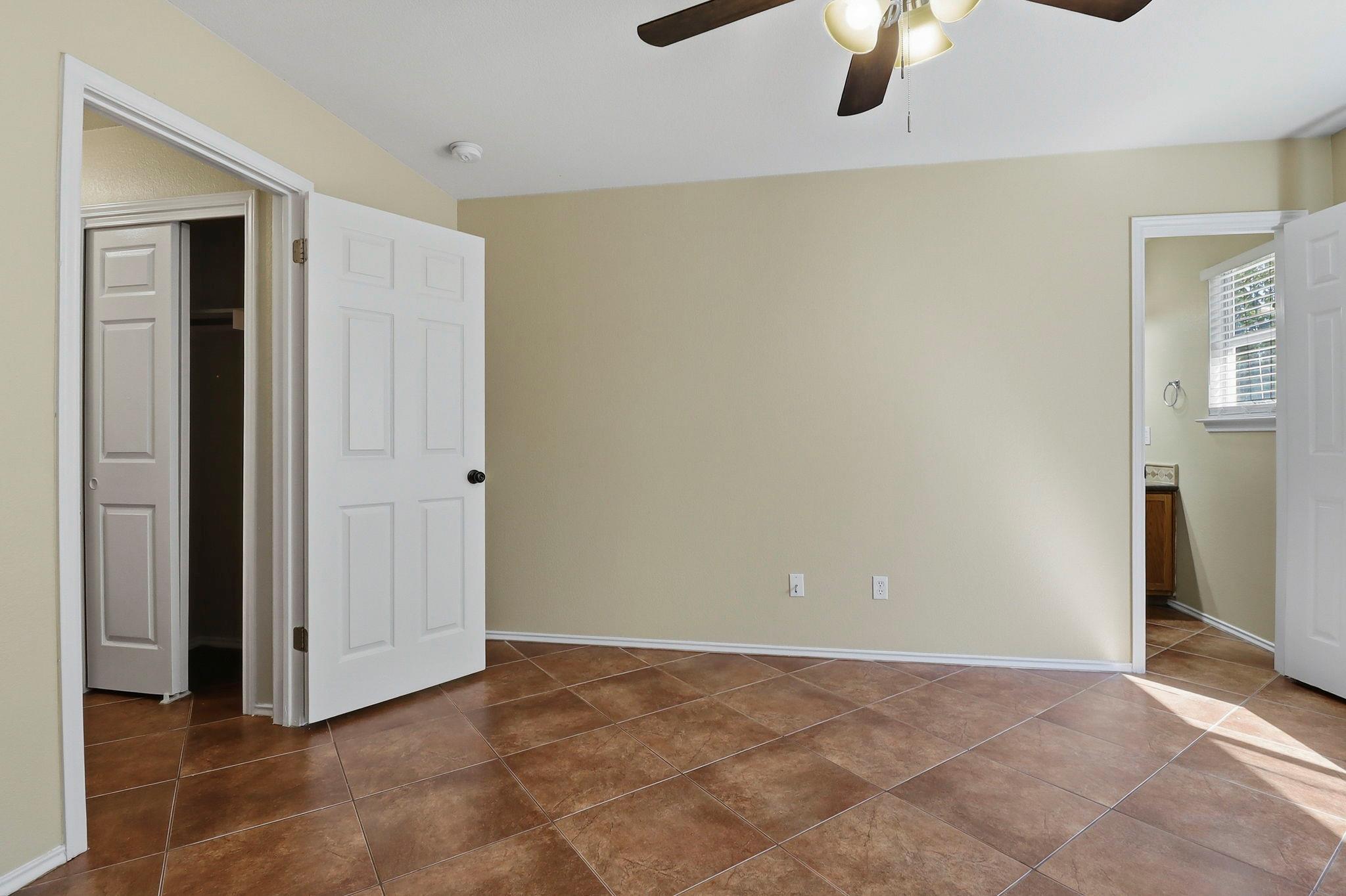 216 Fall Creek Dr, Kyle, TX 78640