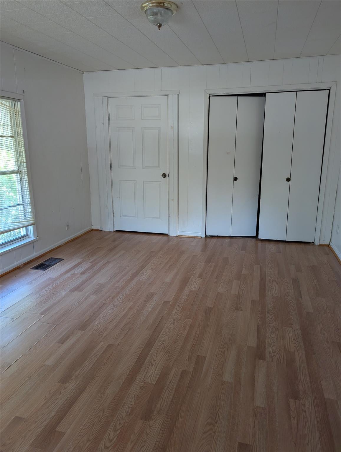 1814 Davis St, Taylor, TX 76574