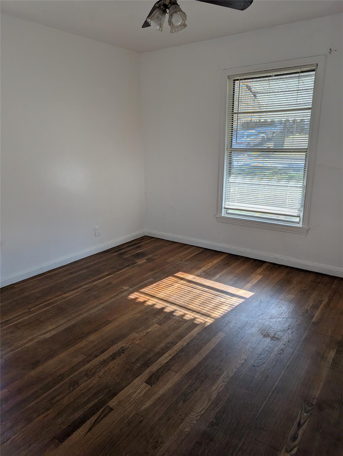 1814 Davis St, Taylor, TX 76574