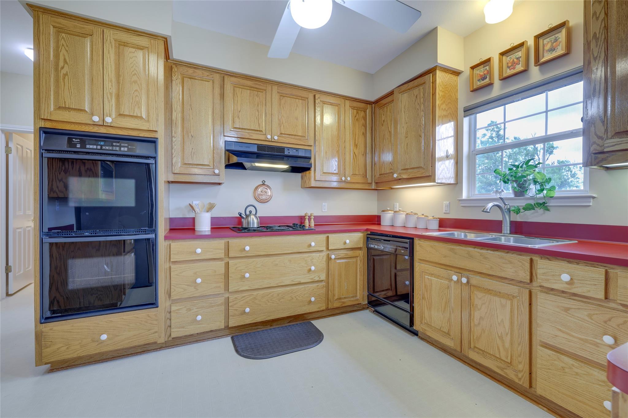 109 Rimrock Ln, San Marcos, TX 78666