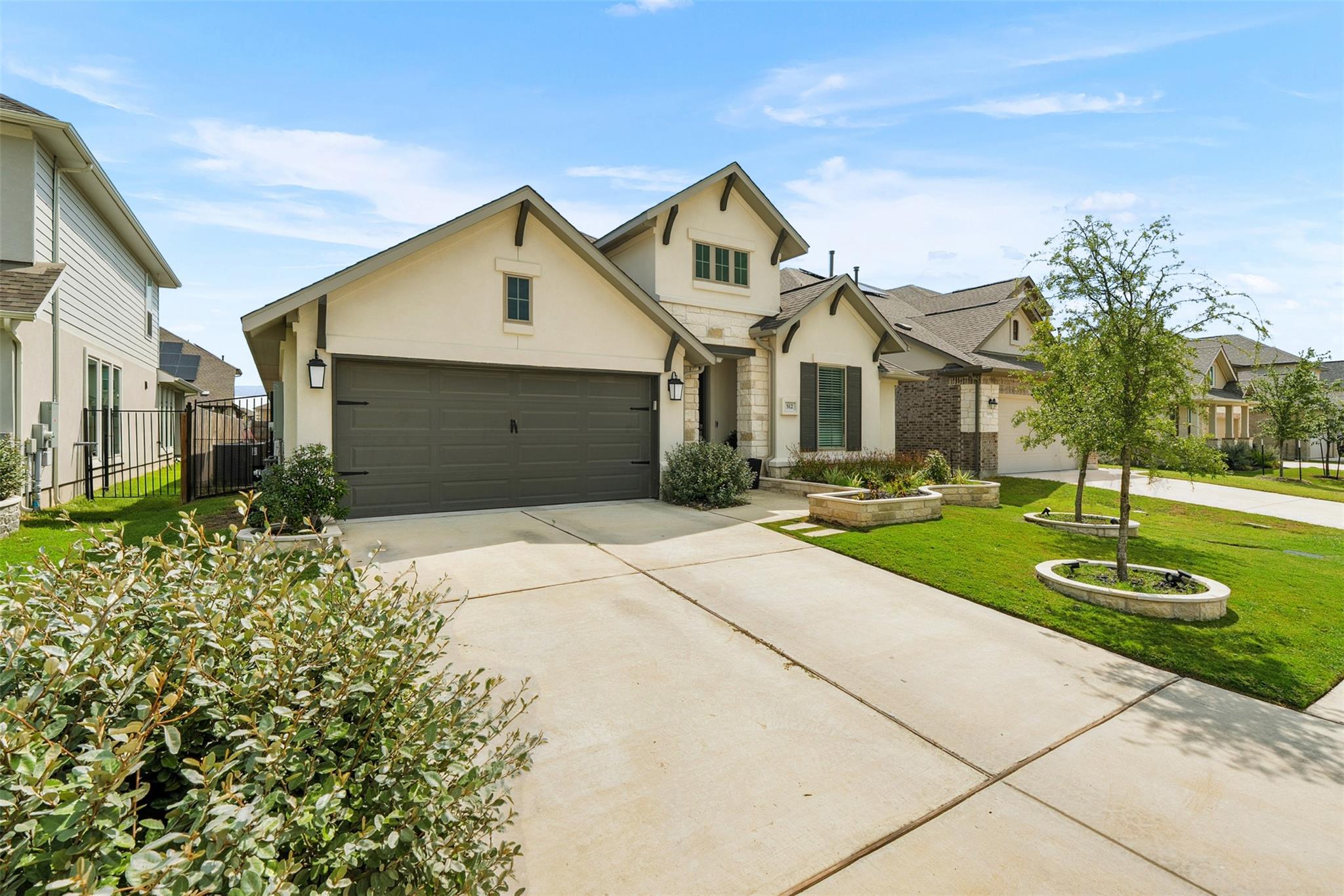 512 Monrovia Ct, Liberty Hill, TX 78642