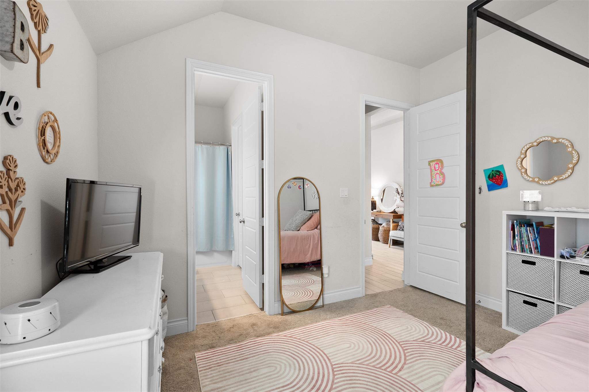 512 Monrovia Ct, Liberty Hill, TX 78642