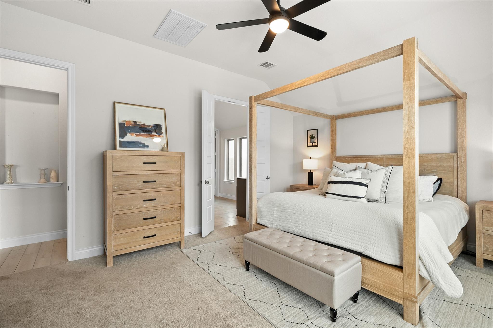 512 Monrovia Ct, Liberty Hill, TX 78642