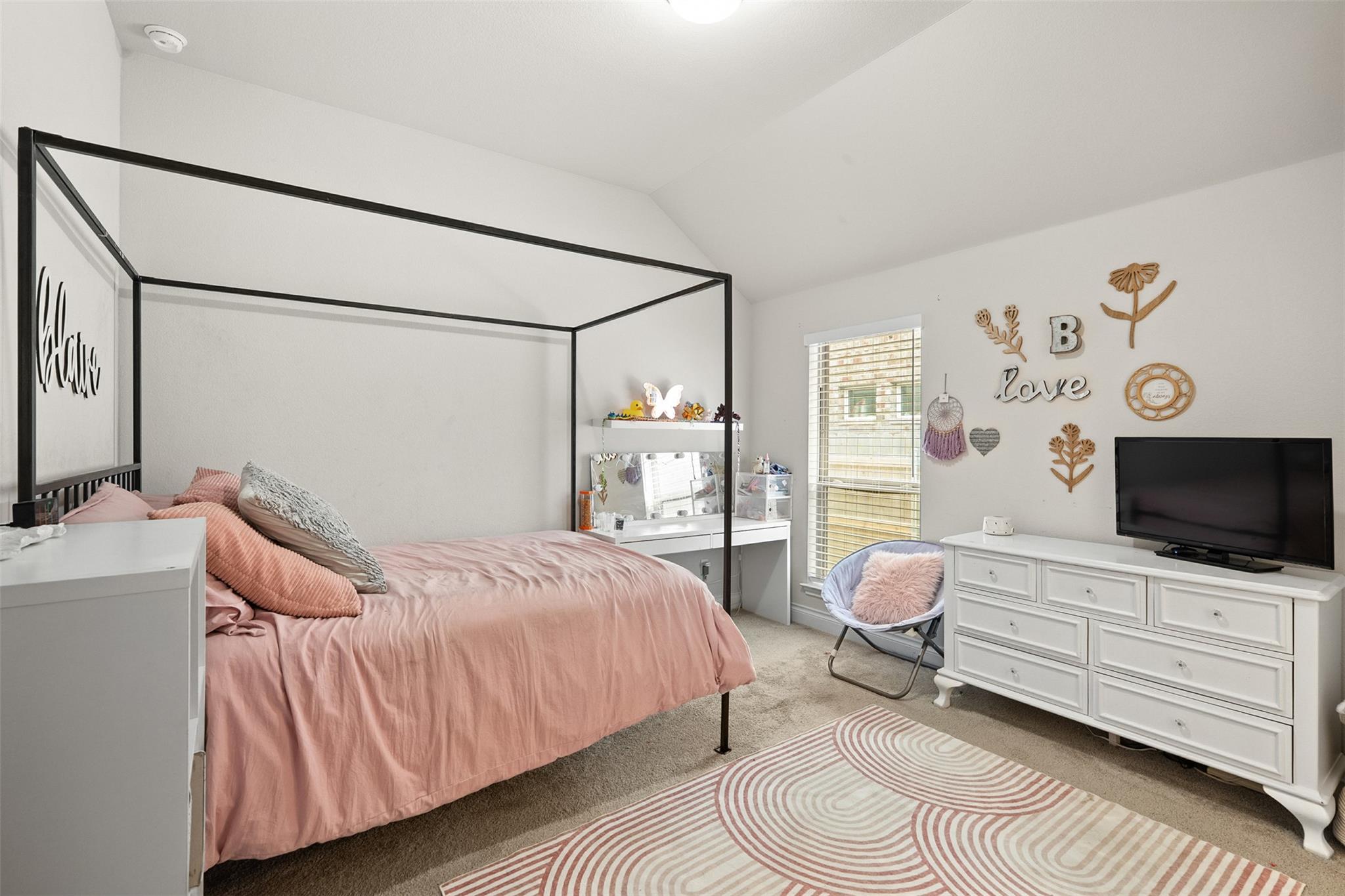 512 Monrovia Ct, Liberty Hill, TX 78642