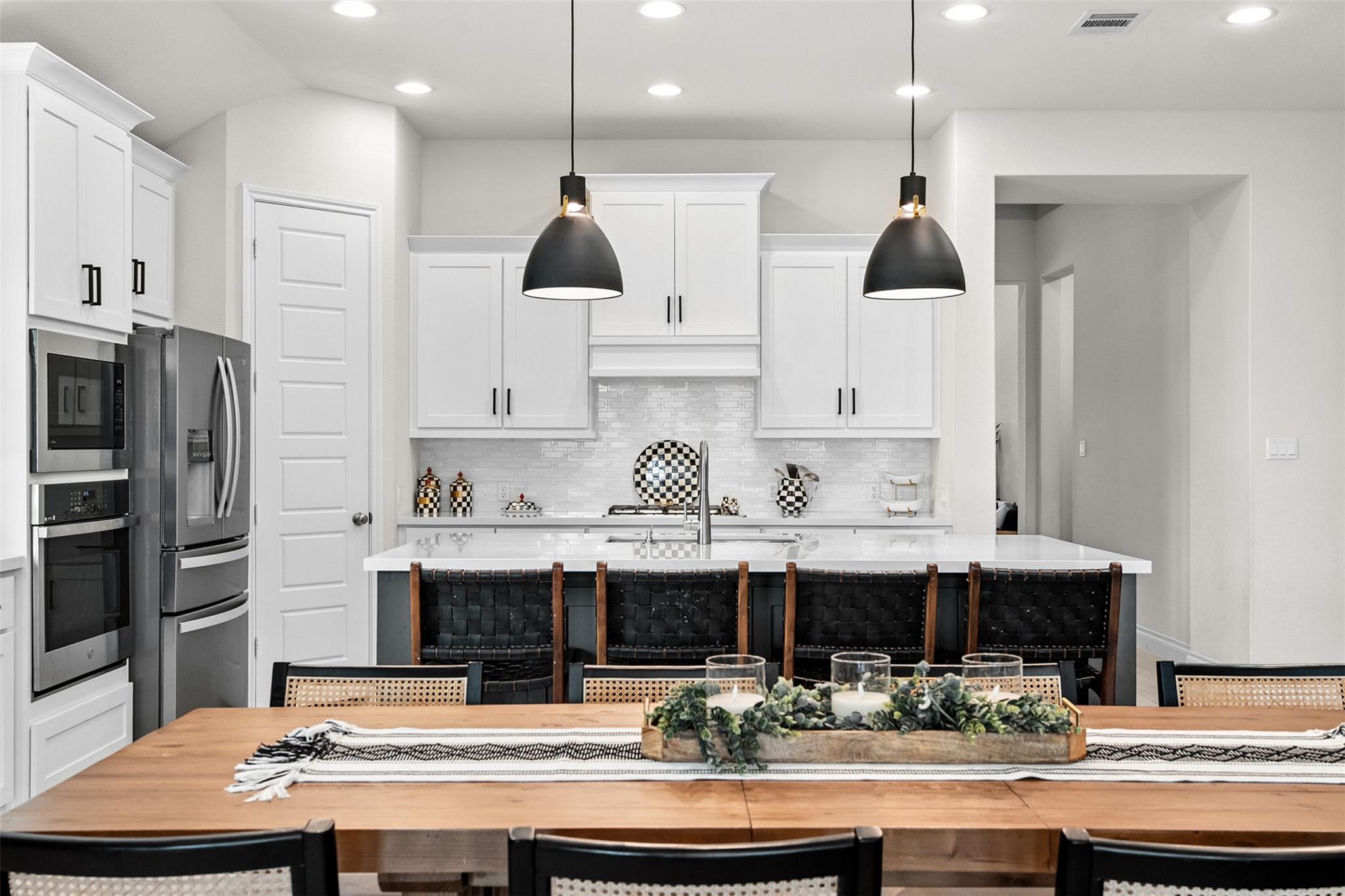 512 Monrovia Ct, Liberty Hill, TX 78642