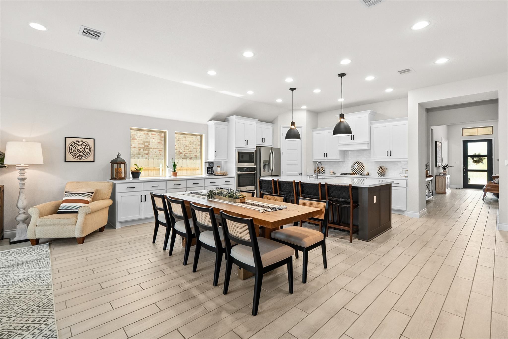 512 Monrovia Ct, Liberty Hill, TX 78642