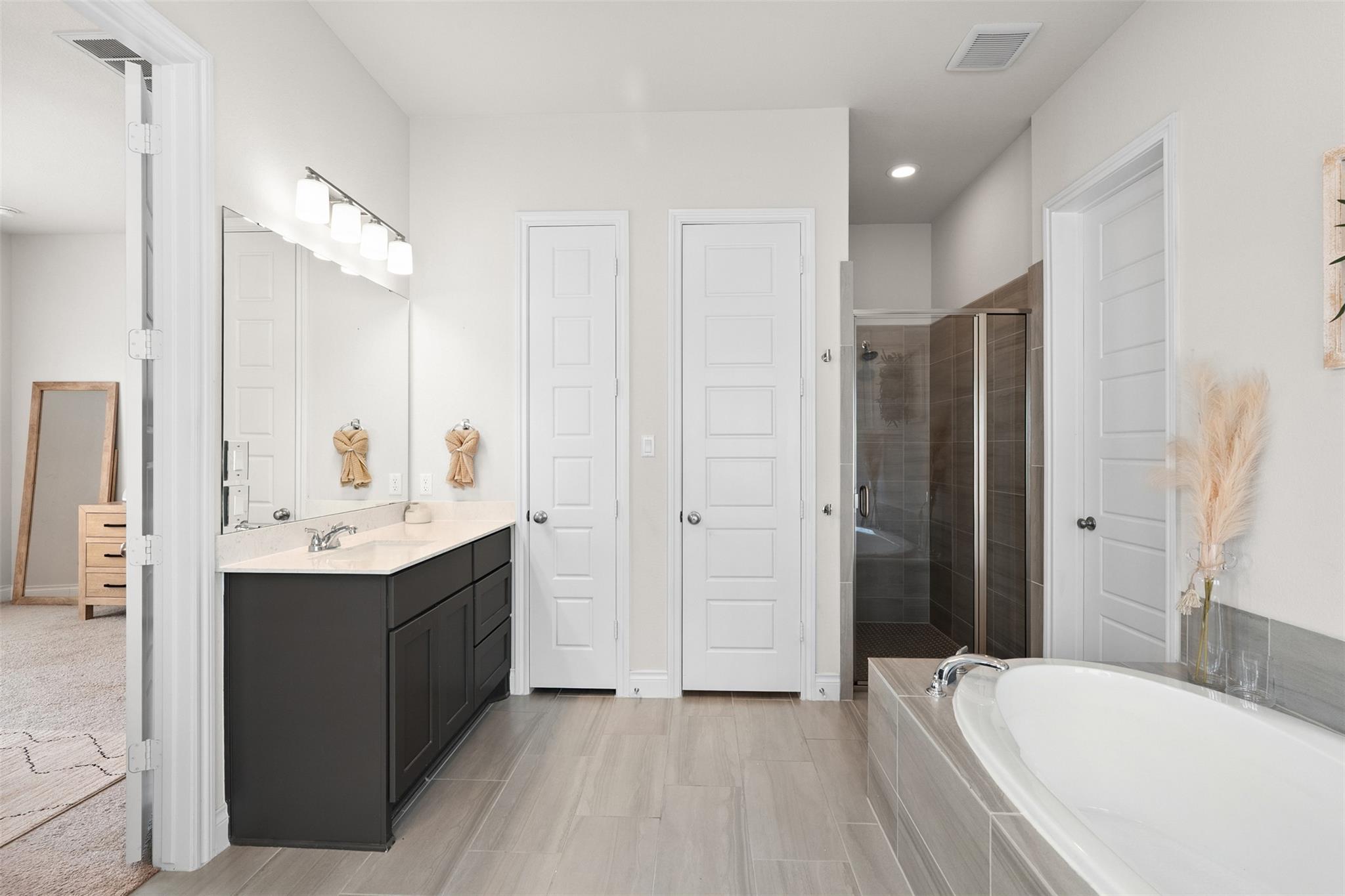 512 Monrovia Ct, Liberty Hill, TX 78642