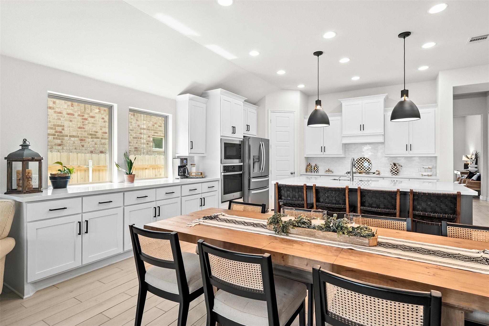 512 Monrovia Ct, Liberty Hill, TX 78642