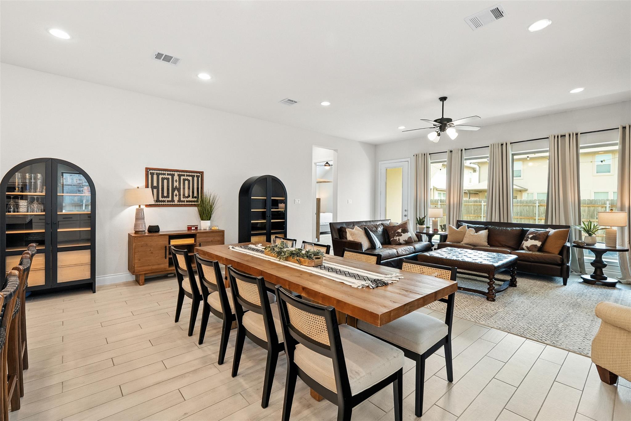 512 Monrovia Ct, Liberty Hill, TX 78642