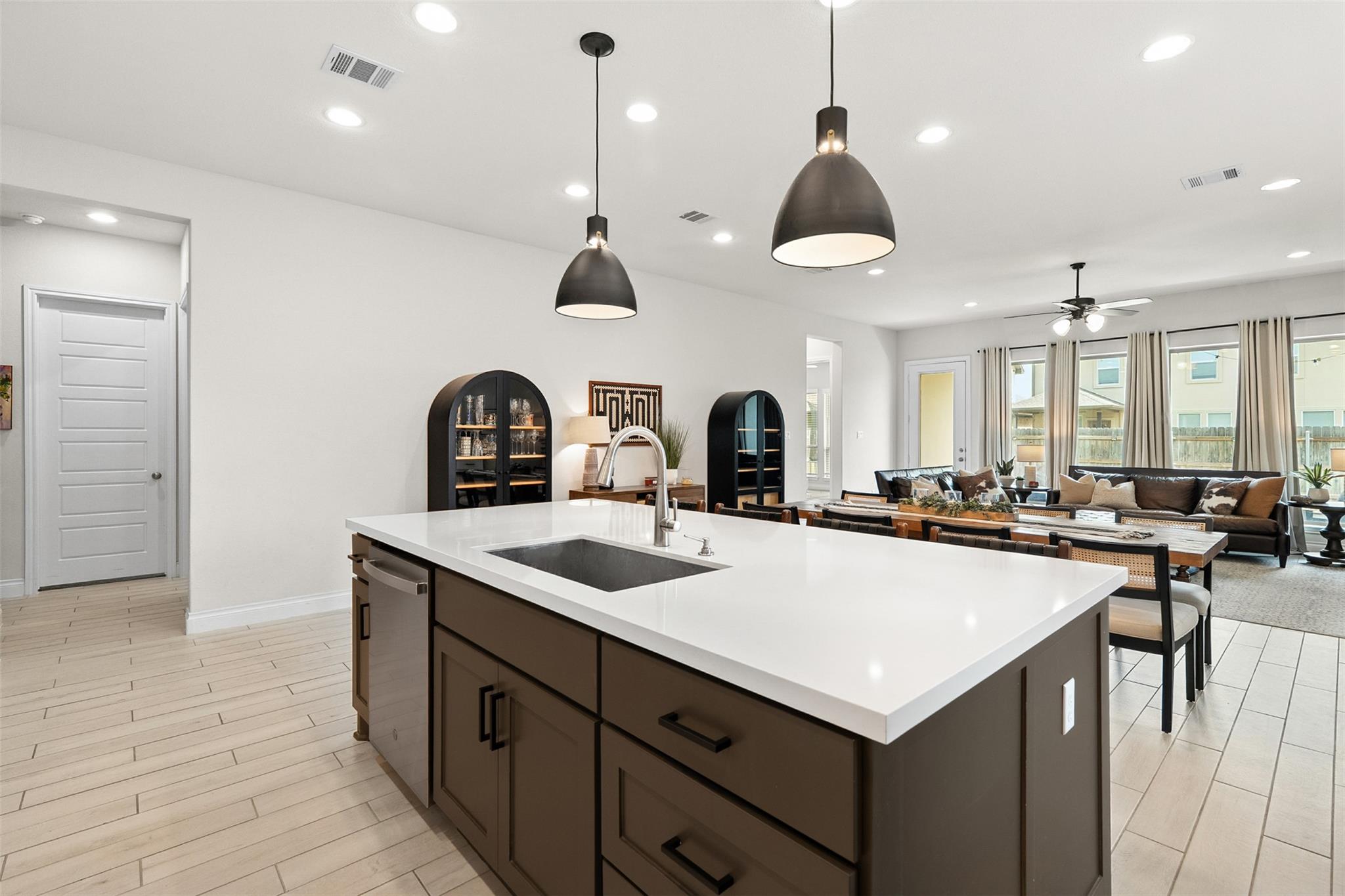 512 Monrovia Ct, Liberty Hill, TX 78642