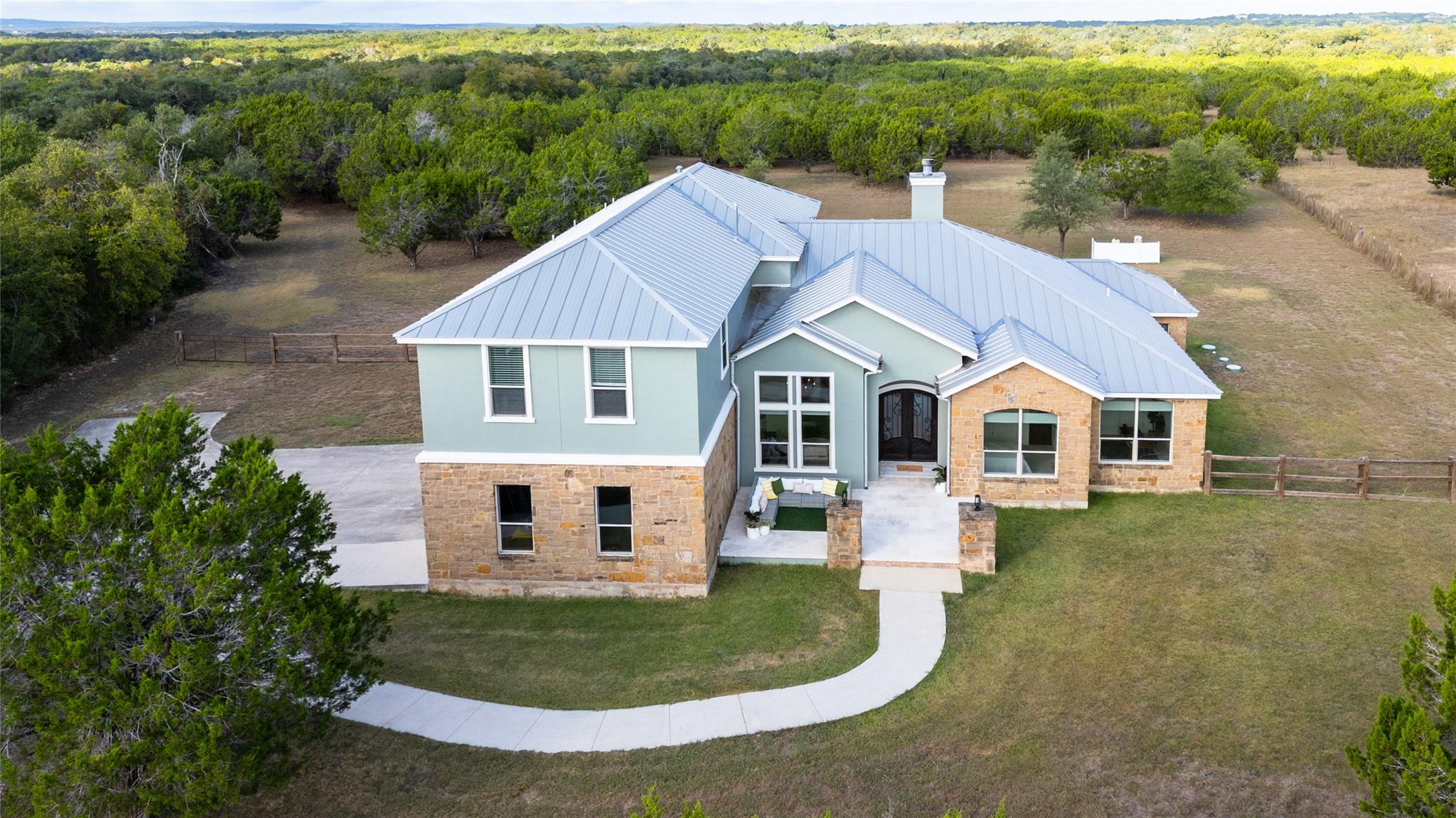724 Chama Trce, Dripping Springs, TX 78620