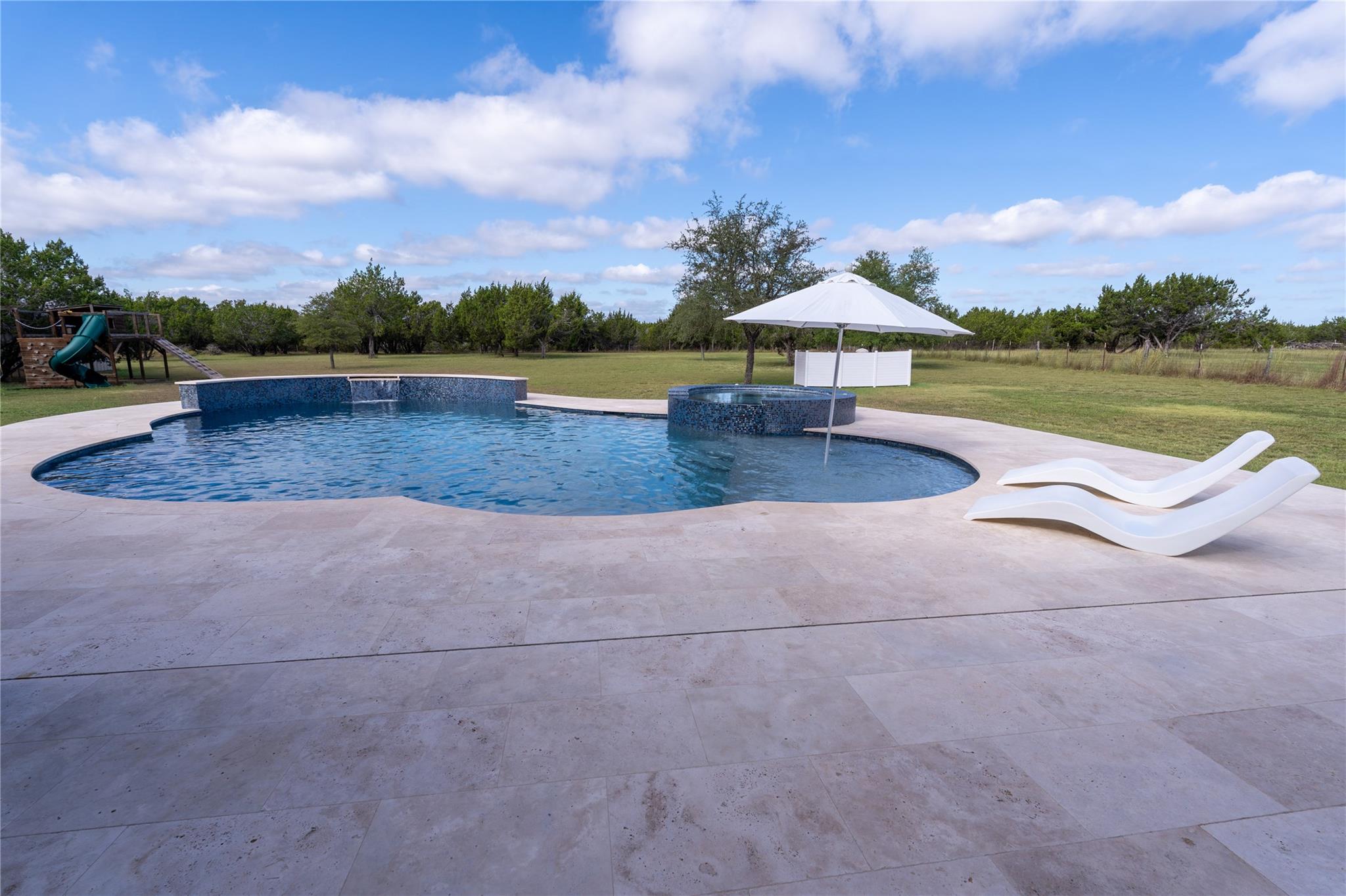 724 Chama Trce, Dripping Springs, TX 78620