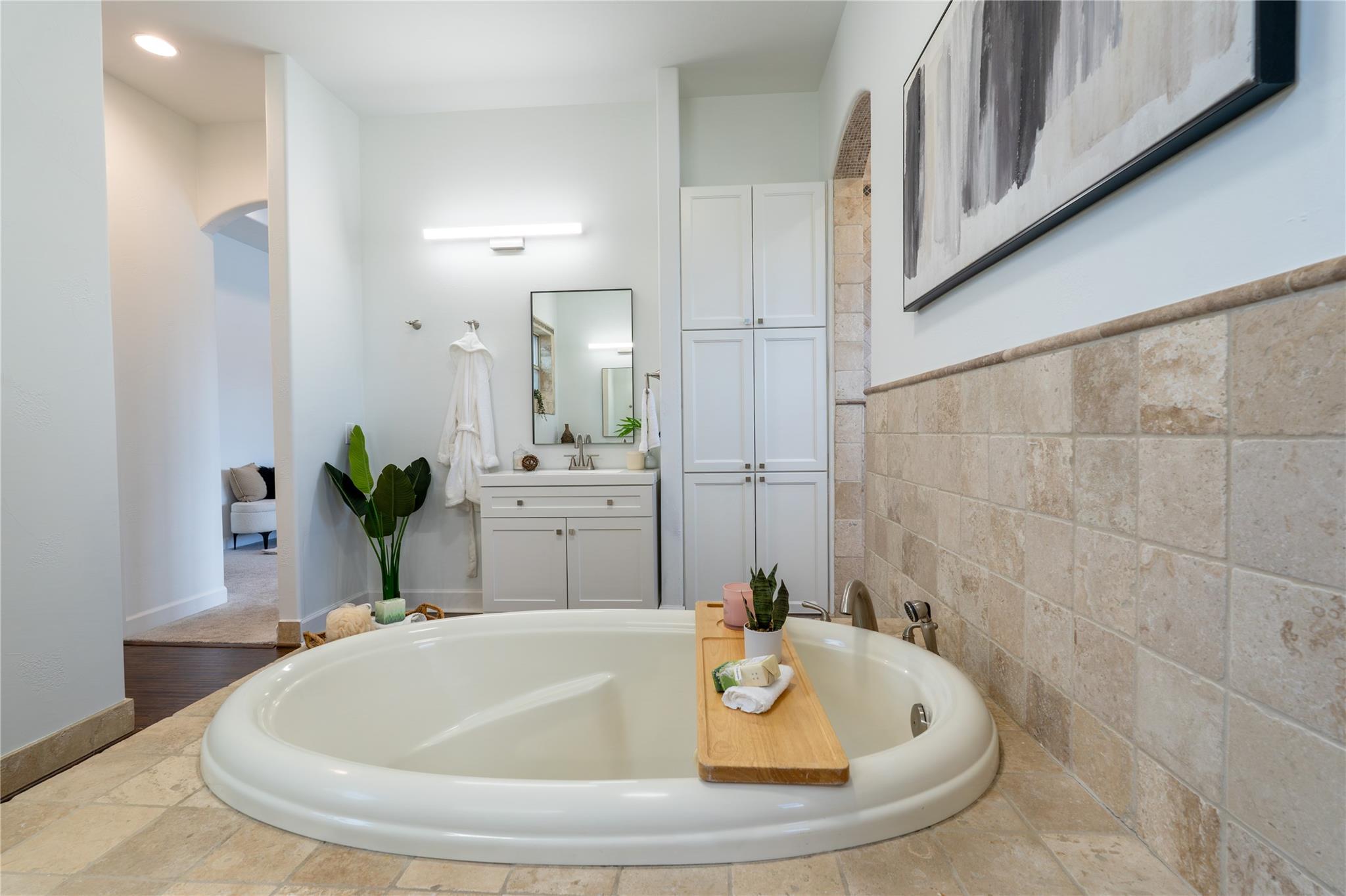 724 Chama Trce, Dripping Springs, TX 78620