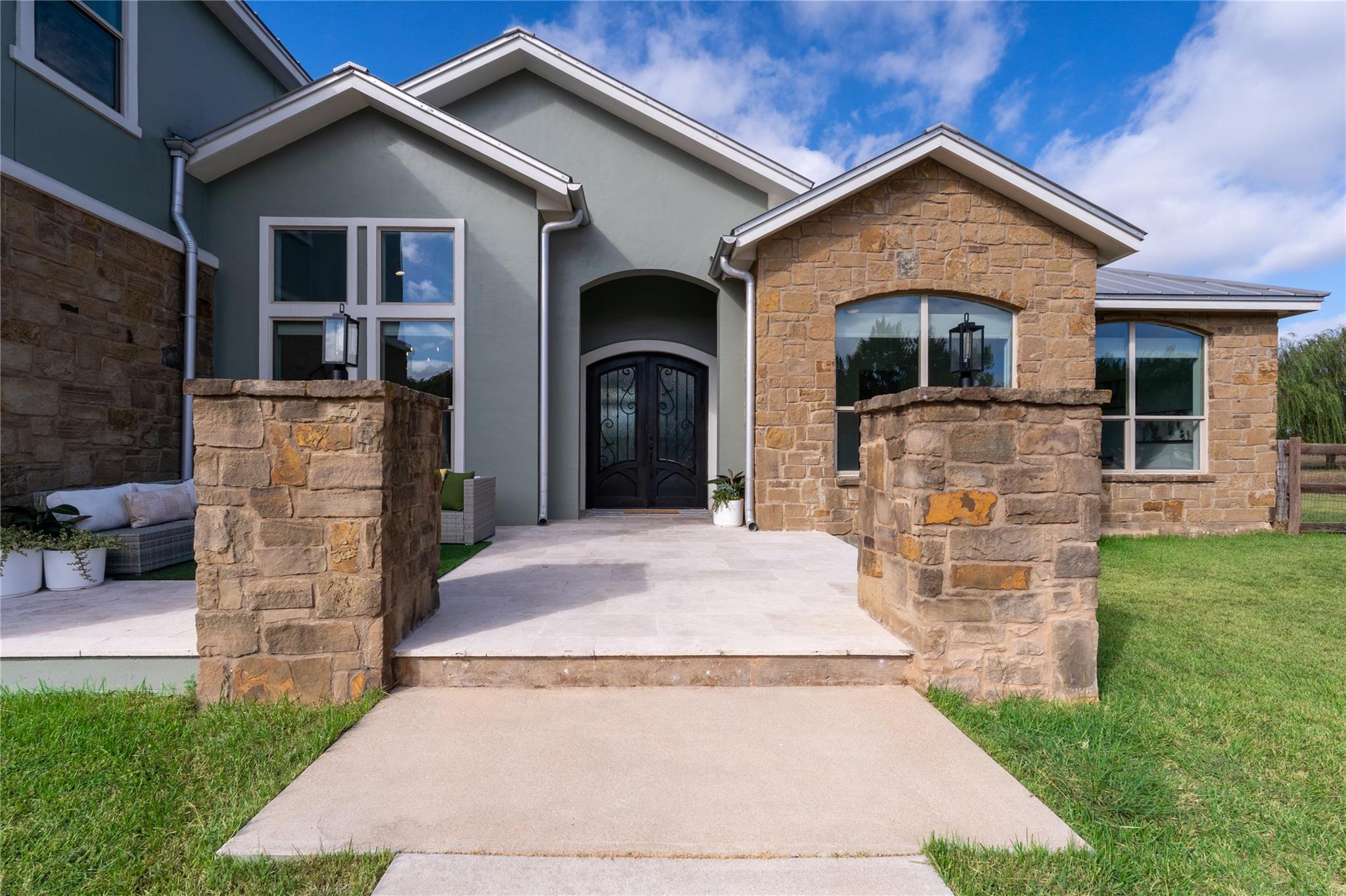 724 Chama Trce, Dripping Springs, TX 78620