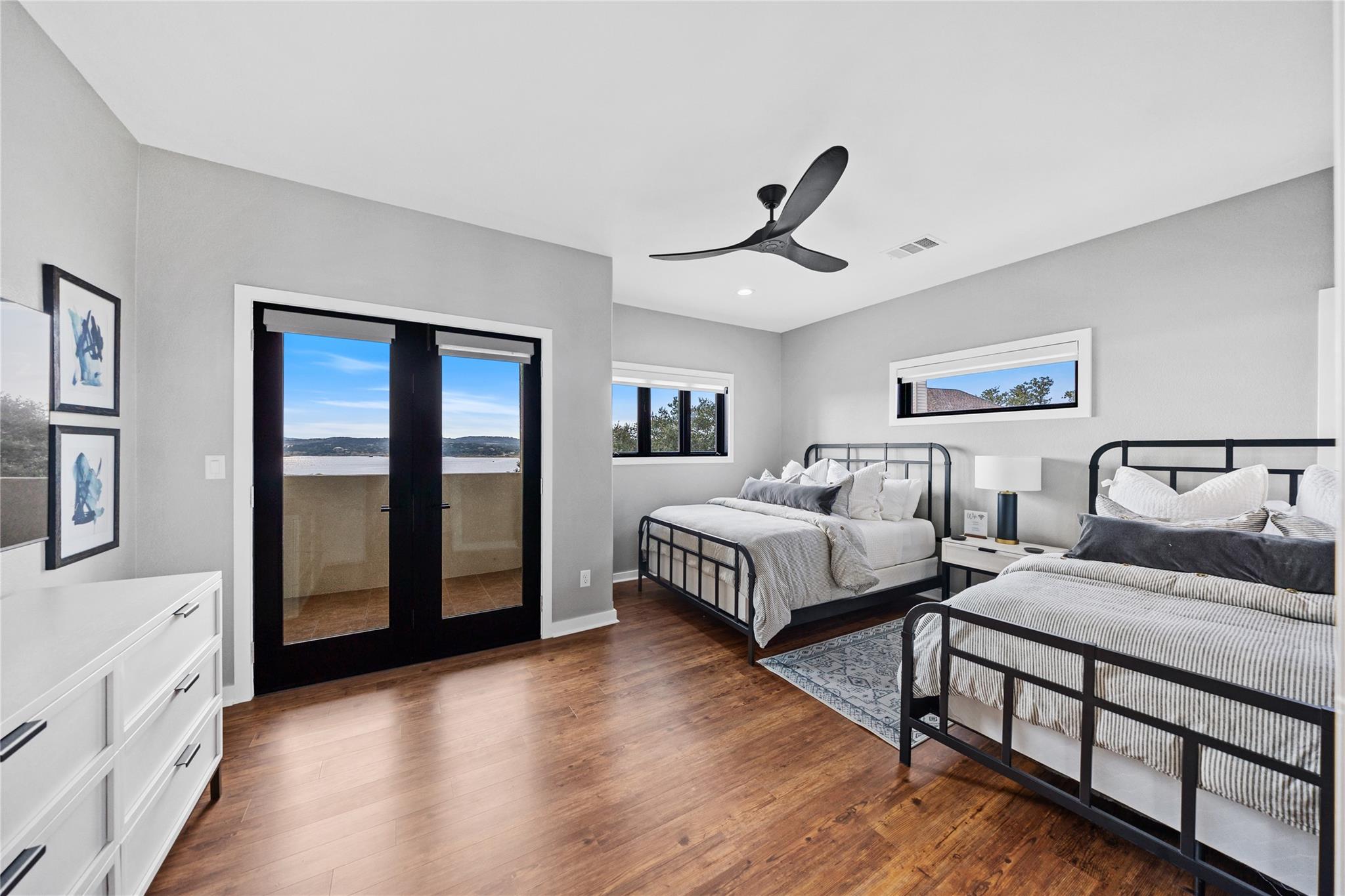 516 Deckhouse Dr, Point Venture, TX 78645