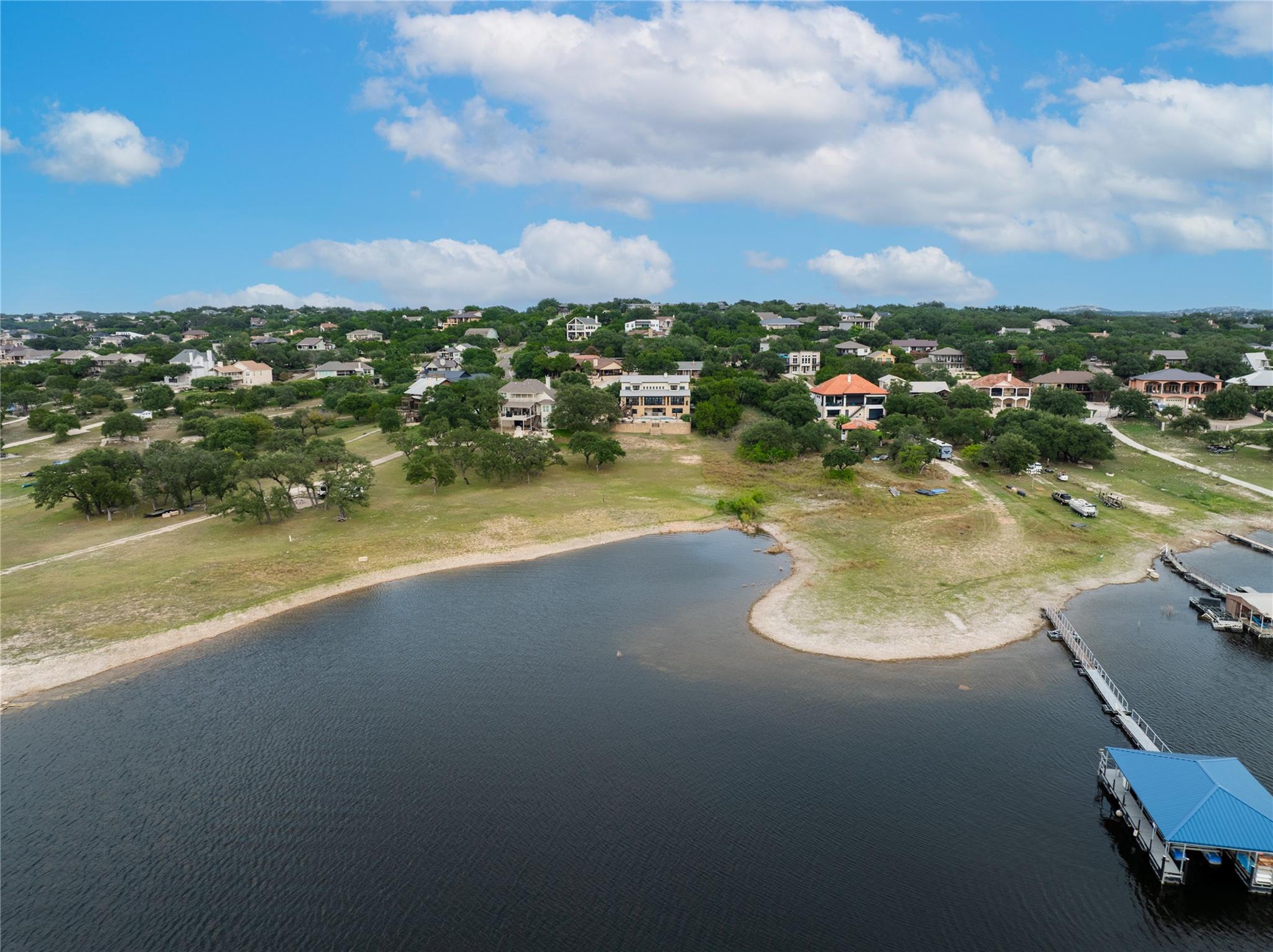 516 Deckhouse Dr, Point Venture, TX 78645