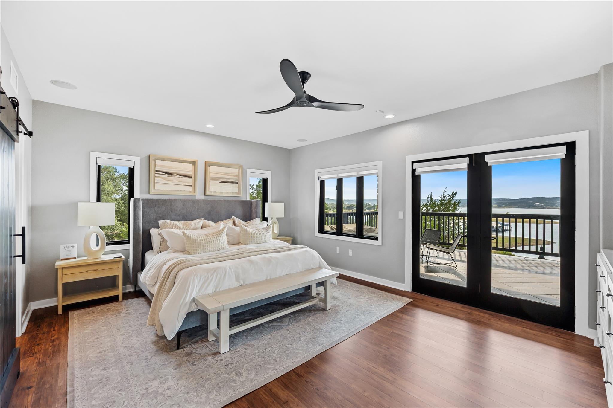 516 Deckhouse Dr, Point Venture, TX 78645