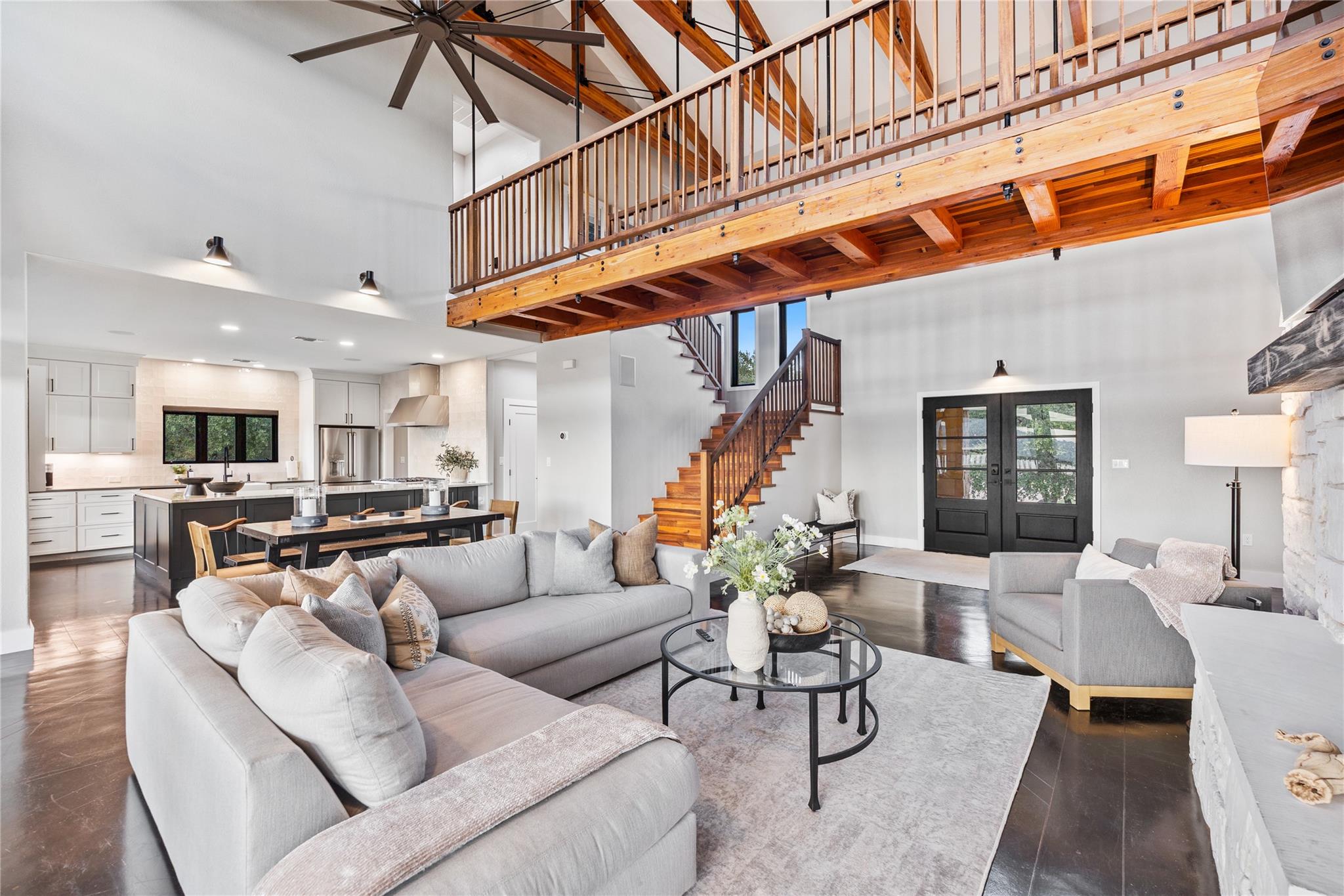 516 Deckhouse Dr, Point Venture, TX 78645