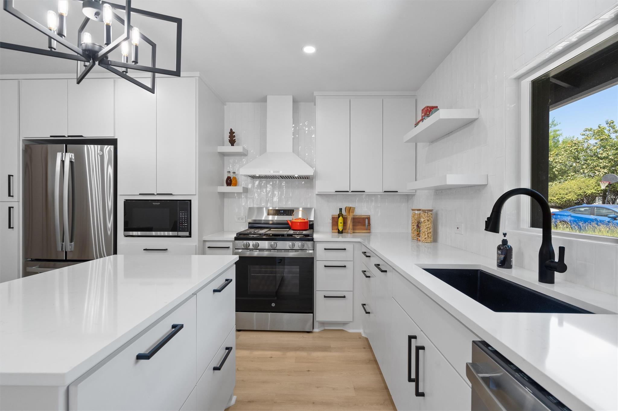 903 Cardiff Dr, Austin, TX 78745