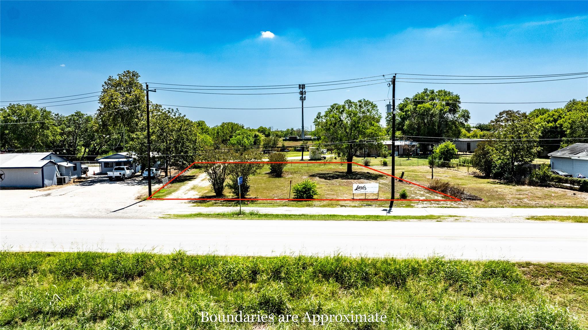 300 Blackjack St, Lockhart, TX 78644