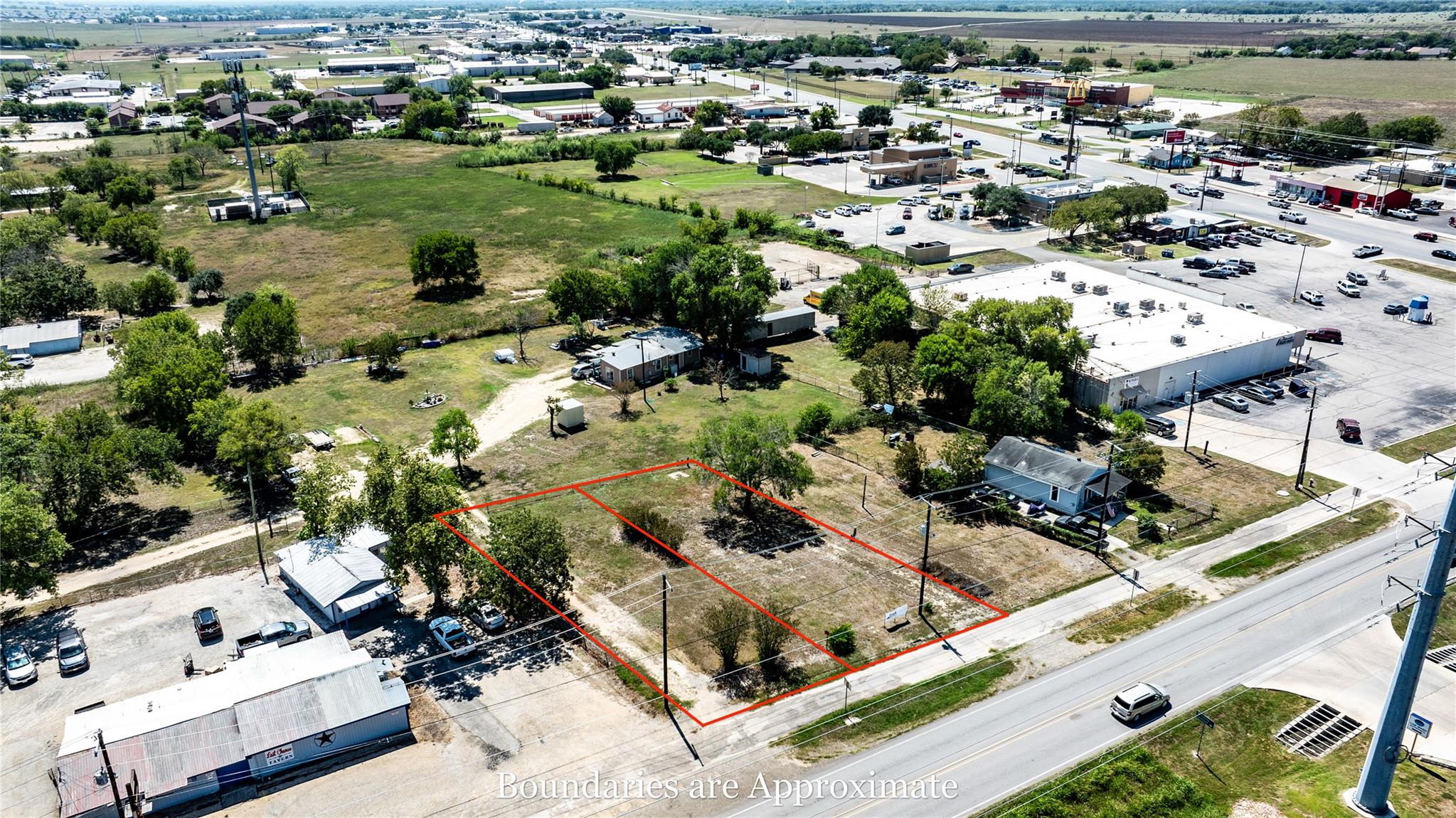 300 Blackjack St, Lockhart, TX 78644