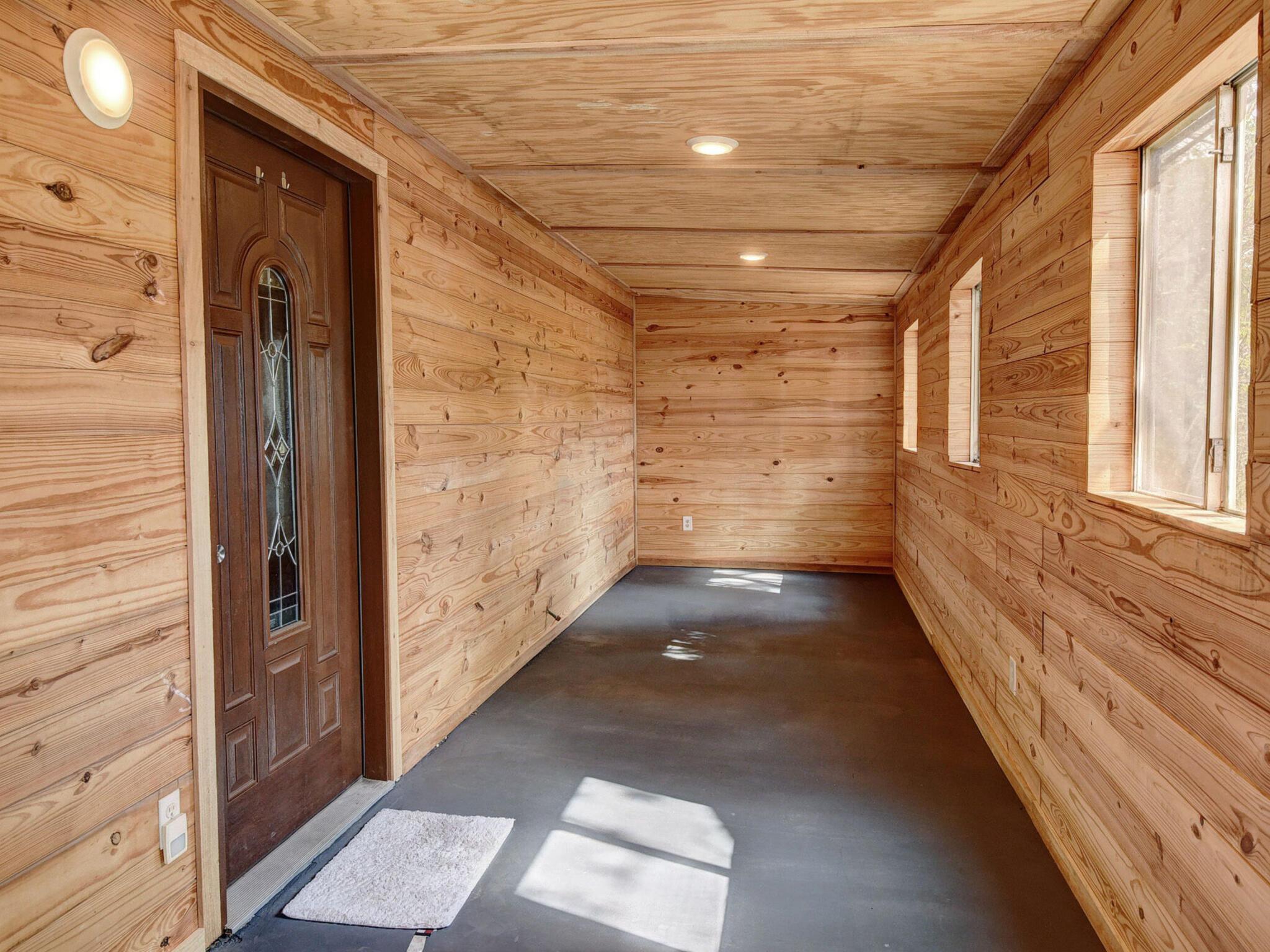 176 Lacy Dr, Elgin, TX 78621