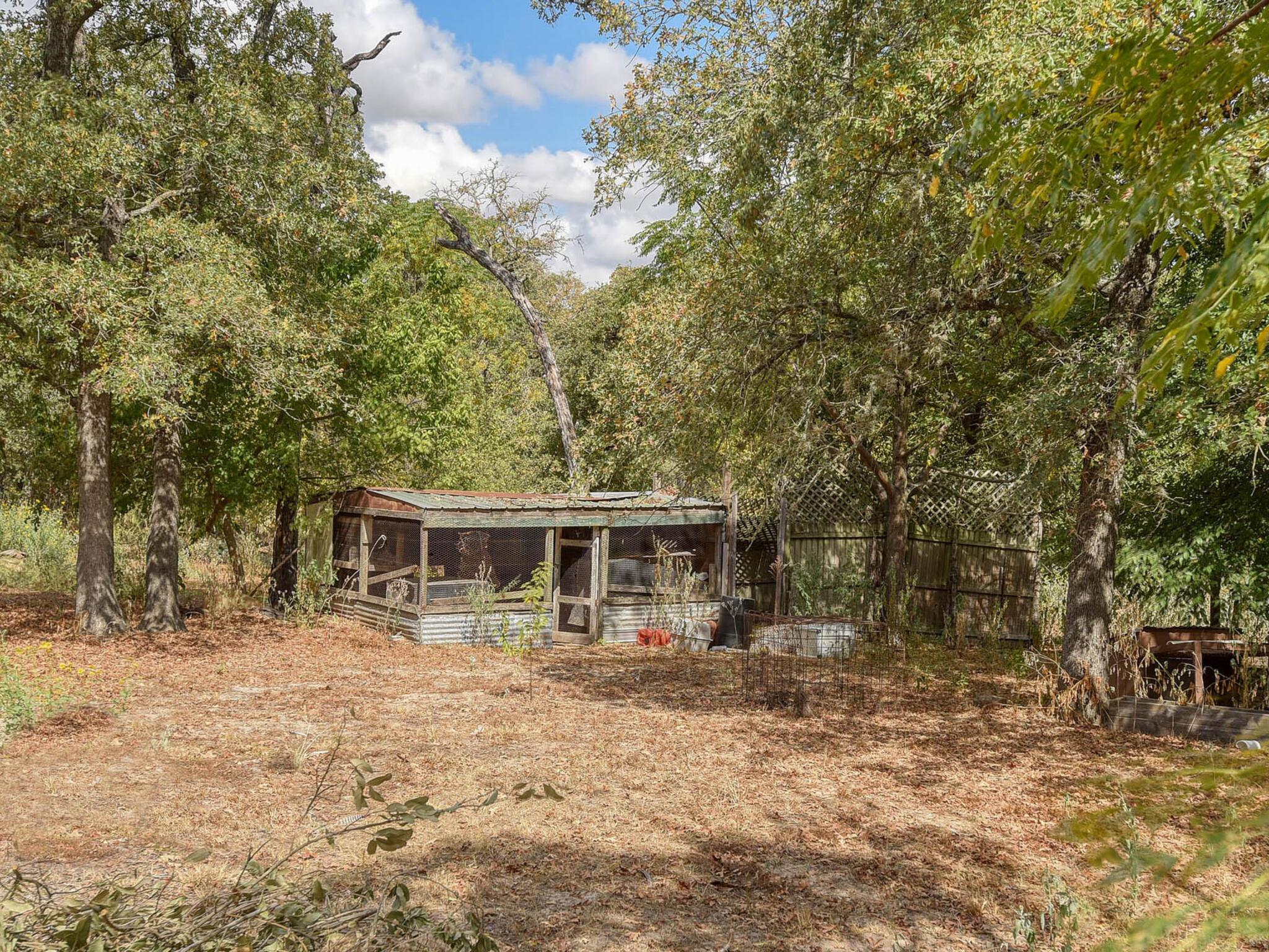 176 Lacy Dr, Elgin, TX 78621