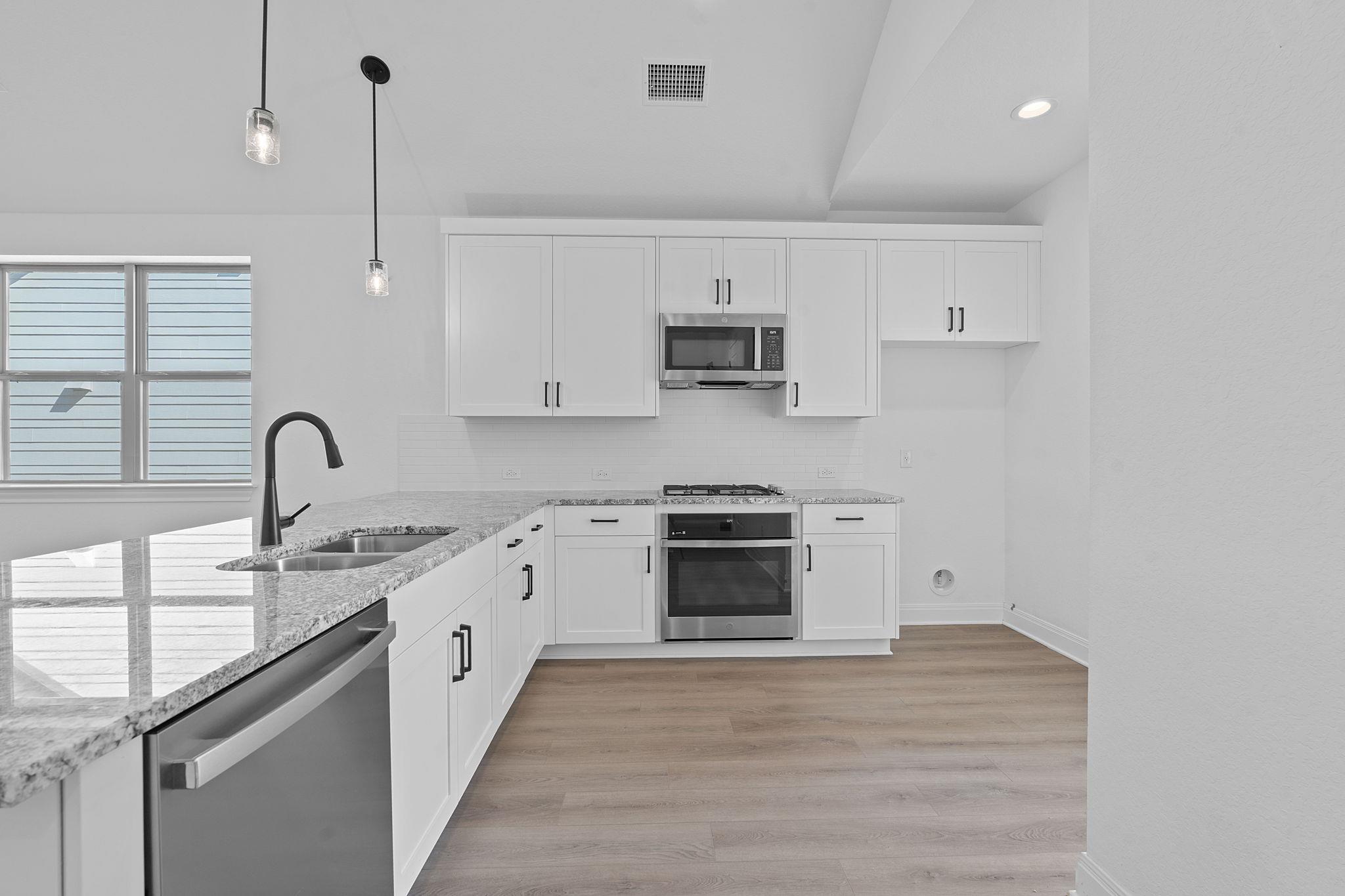 321 Orleanian Dr, Buda, TX 78610