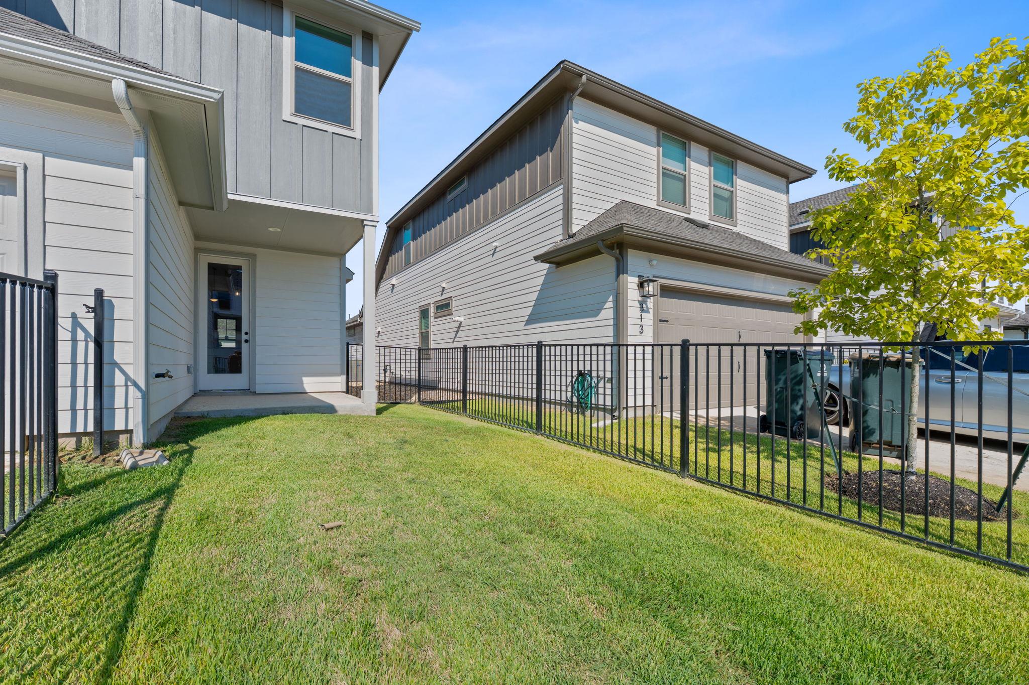 321 Orleanian Dr, Buda, TX 78610