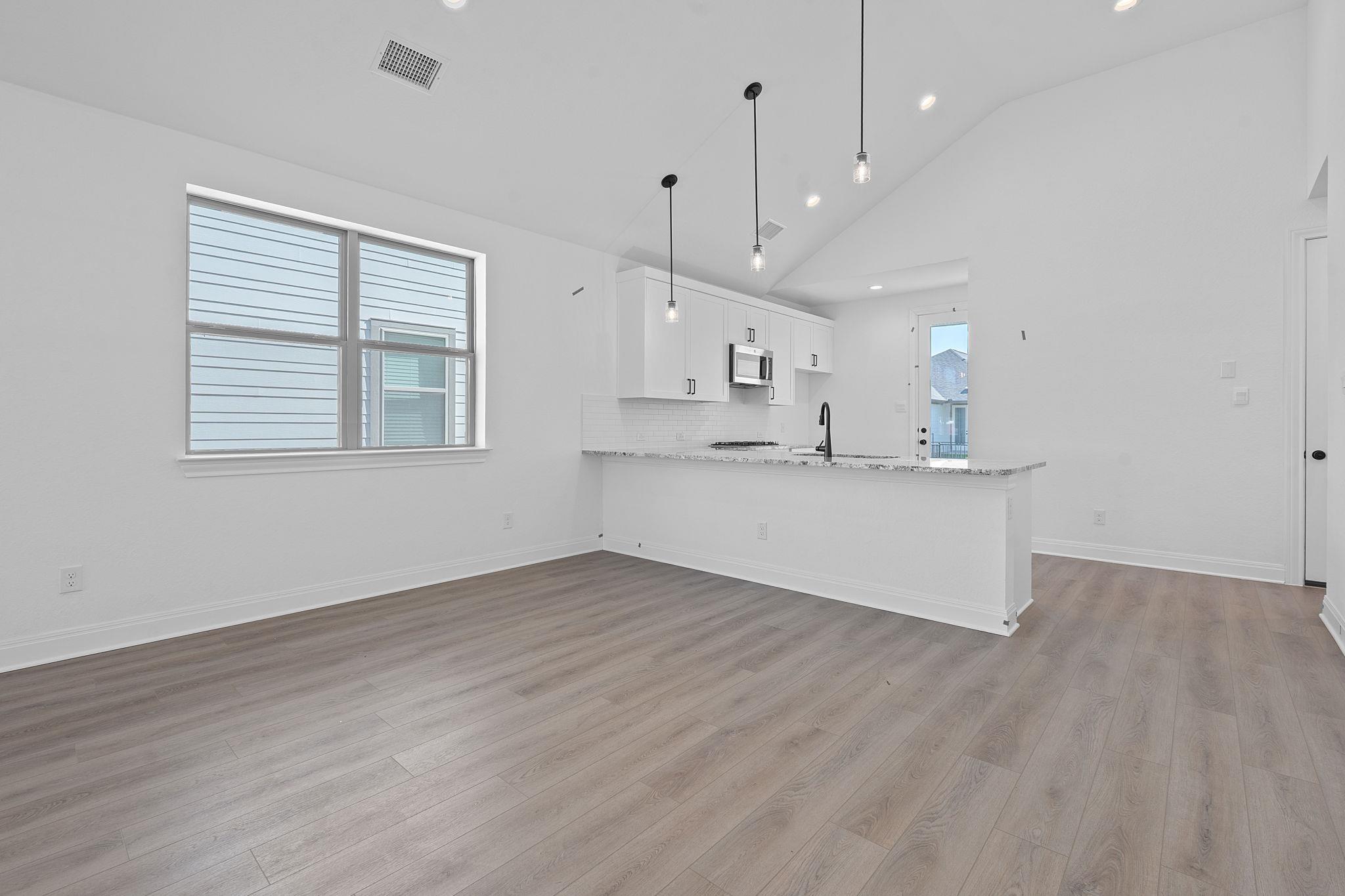 321 Orleanian Dr, Buda, TX 78610