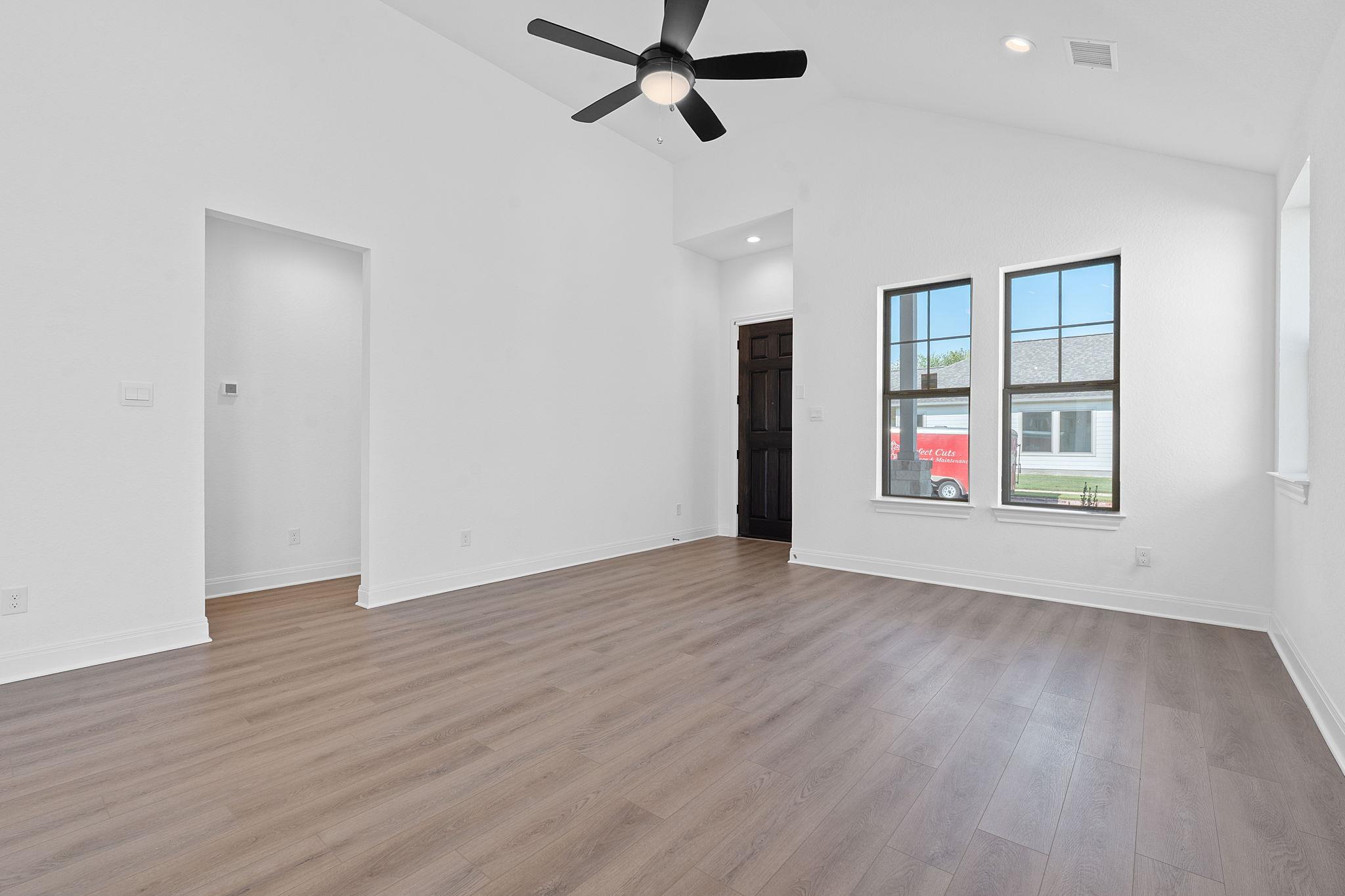 321 Orleanian Dr, Buda, TX 78610