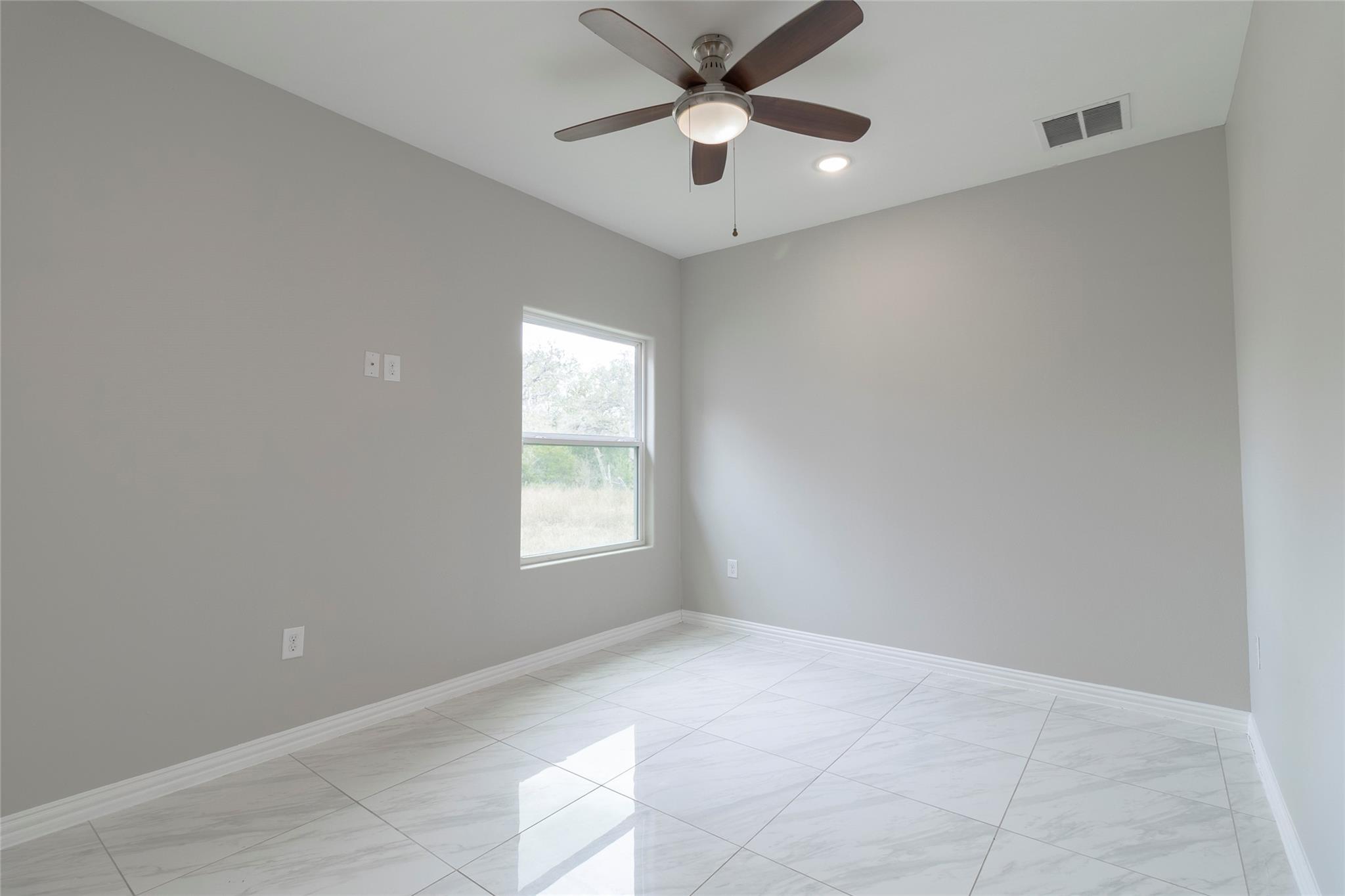 1261 Fm 20, Cedar Creek, TX 78612