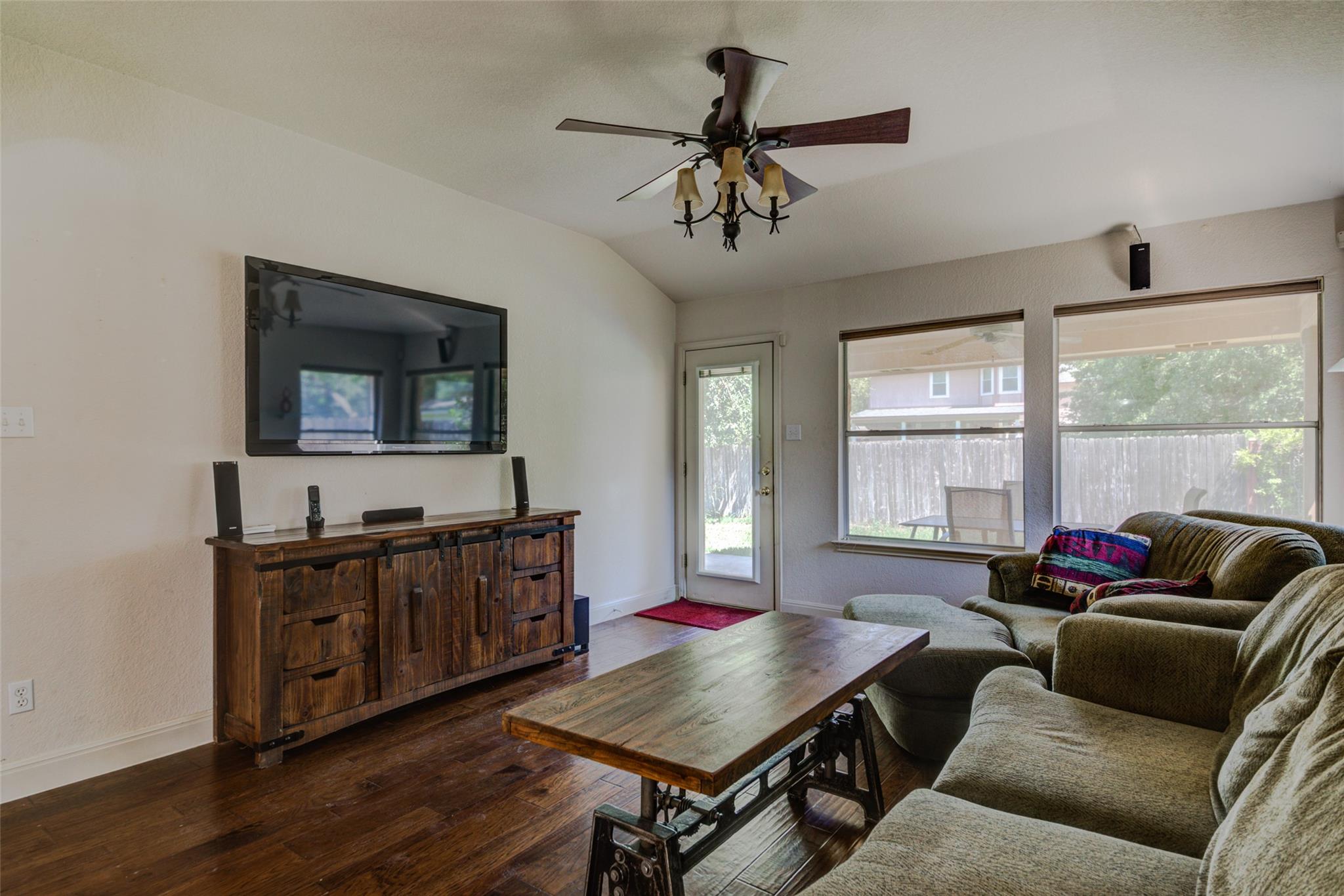 2410 Hutton Ln, Leander, TX 78641