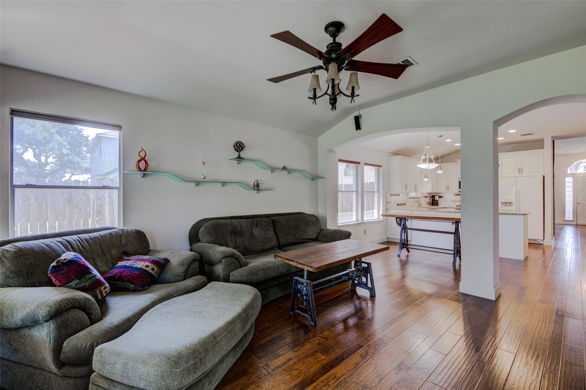 2410 Hutton Ln, Leander, TX 78641