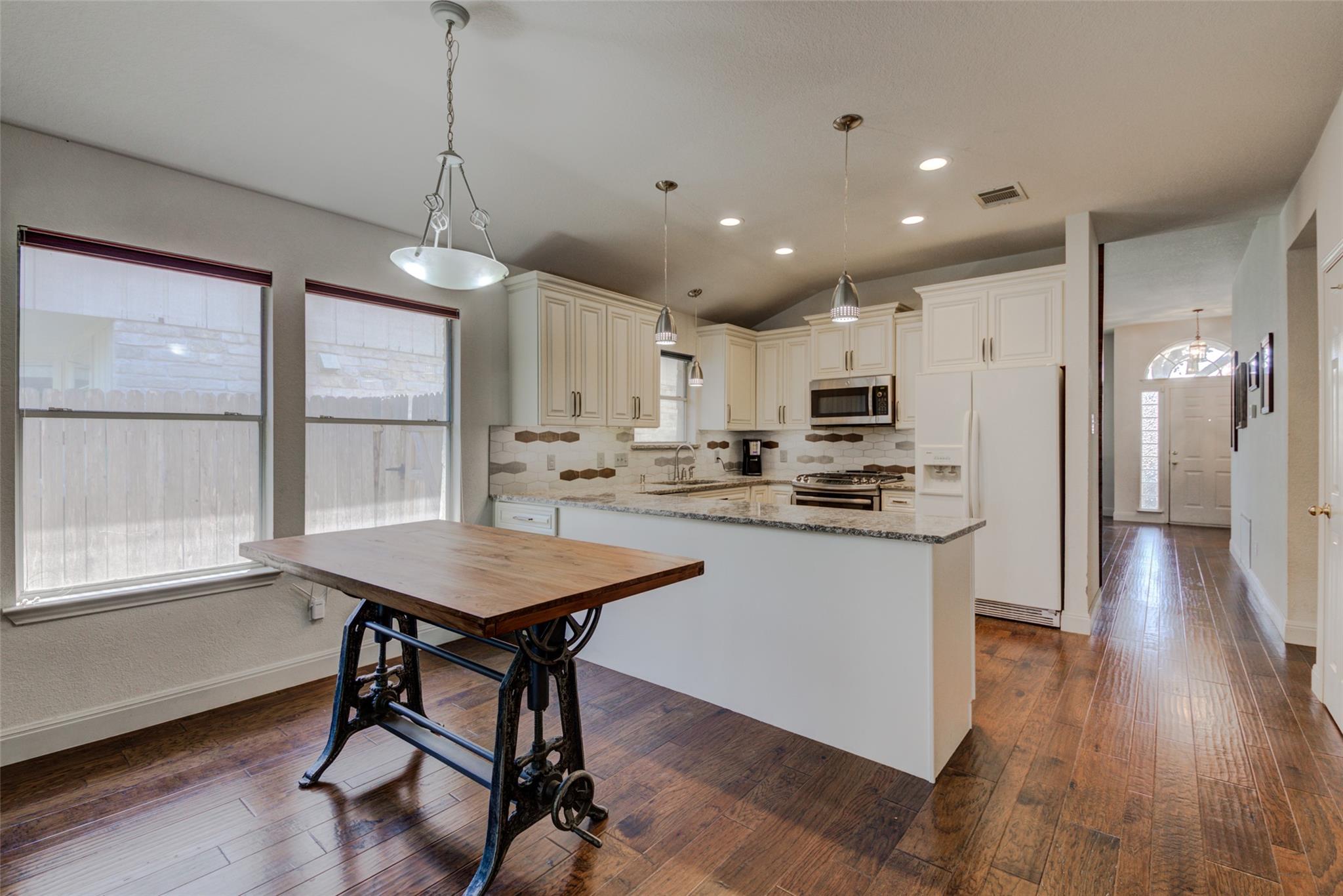 2410 Hutton Ln, Leander, TX 78641