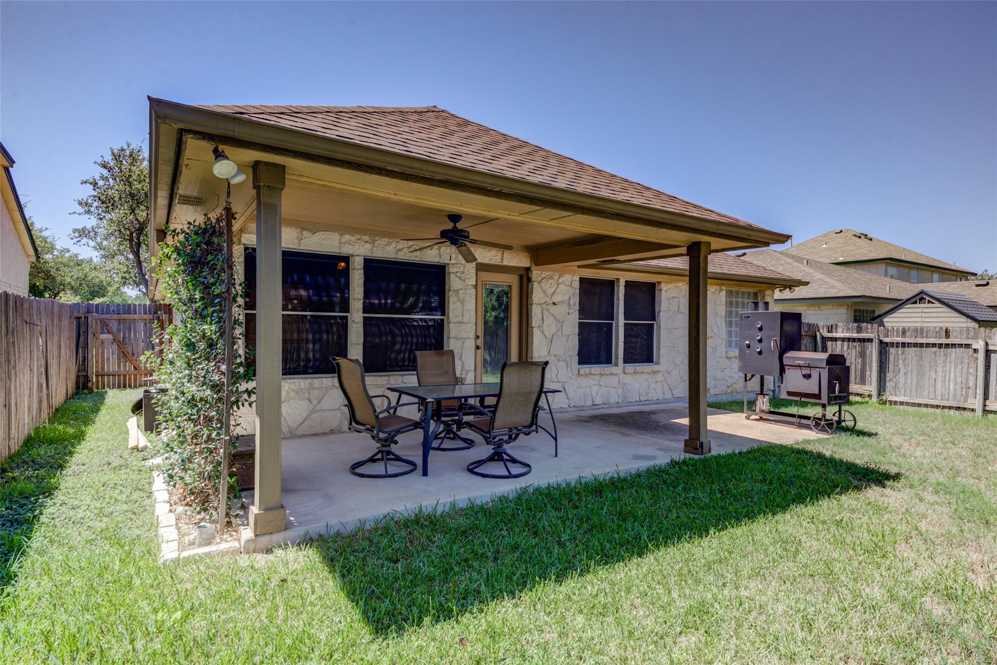 2410 Hutton Ln, Leander, TX 78641