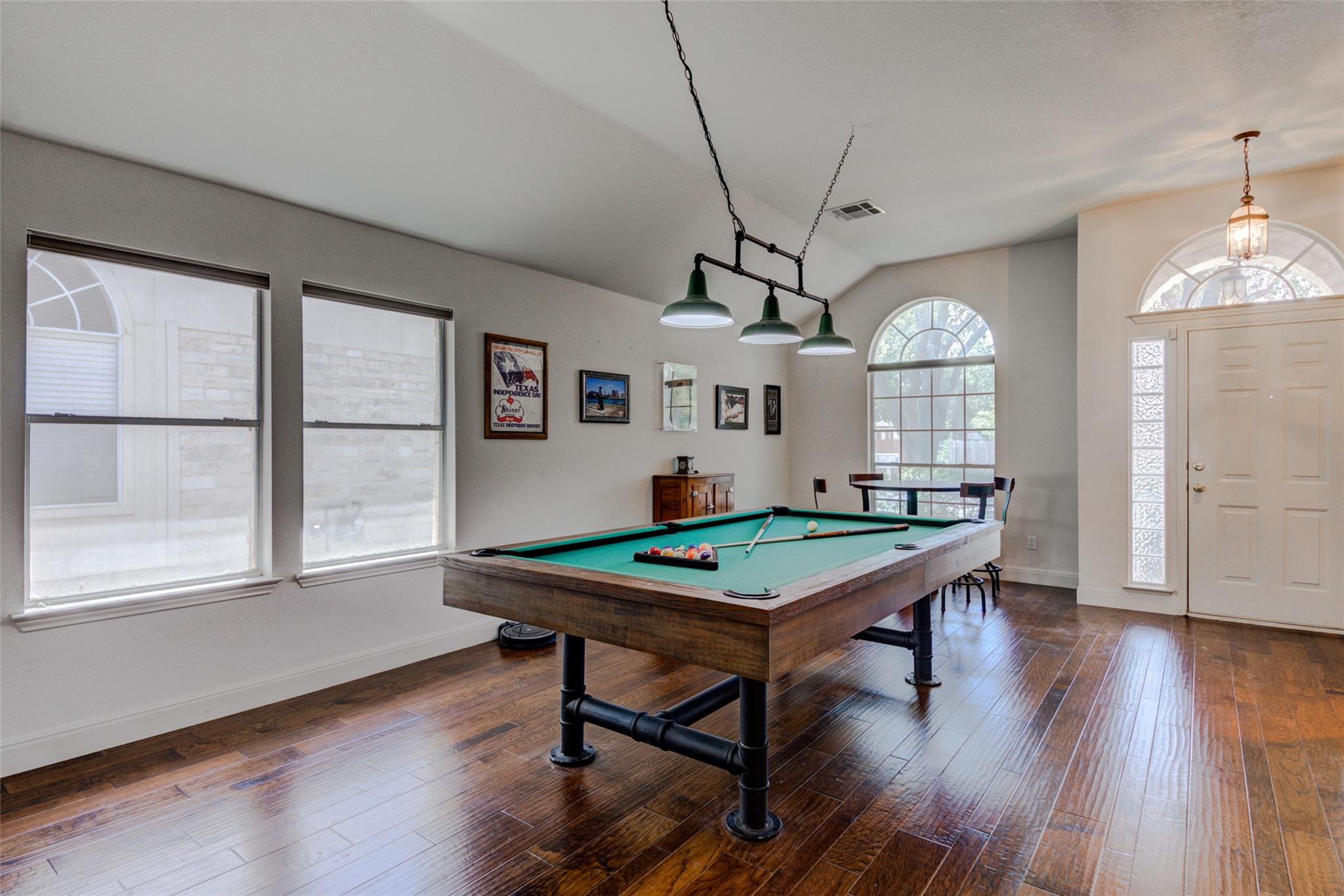 2410 Hutton Ln, Leander, TX 78641