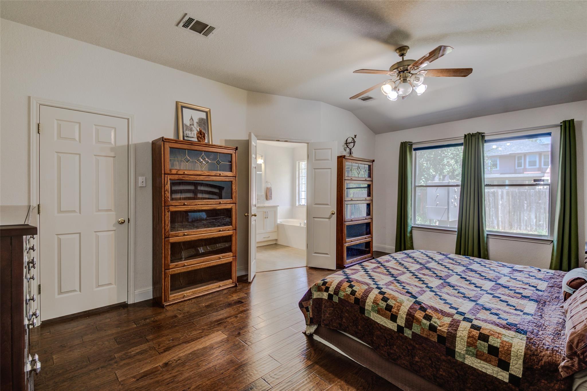 2410 Hutton Ln, Leander, TX 78641