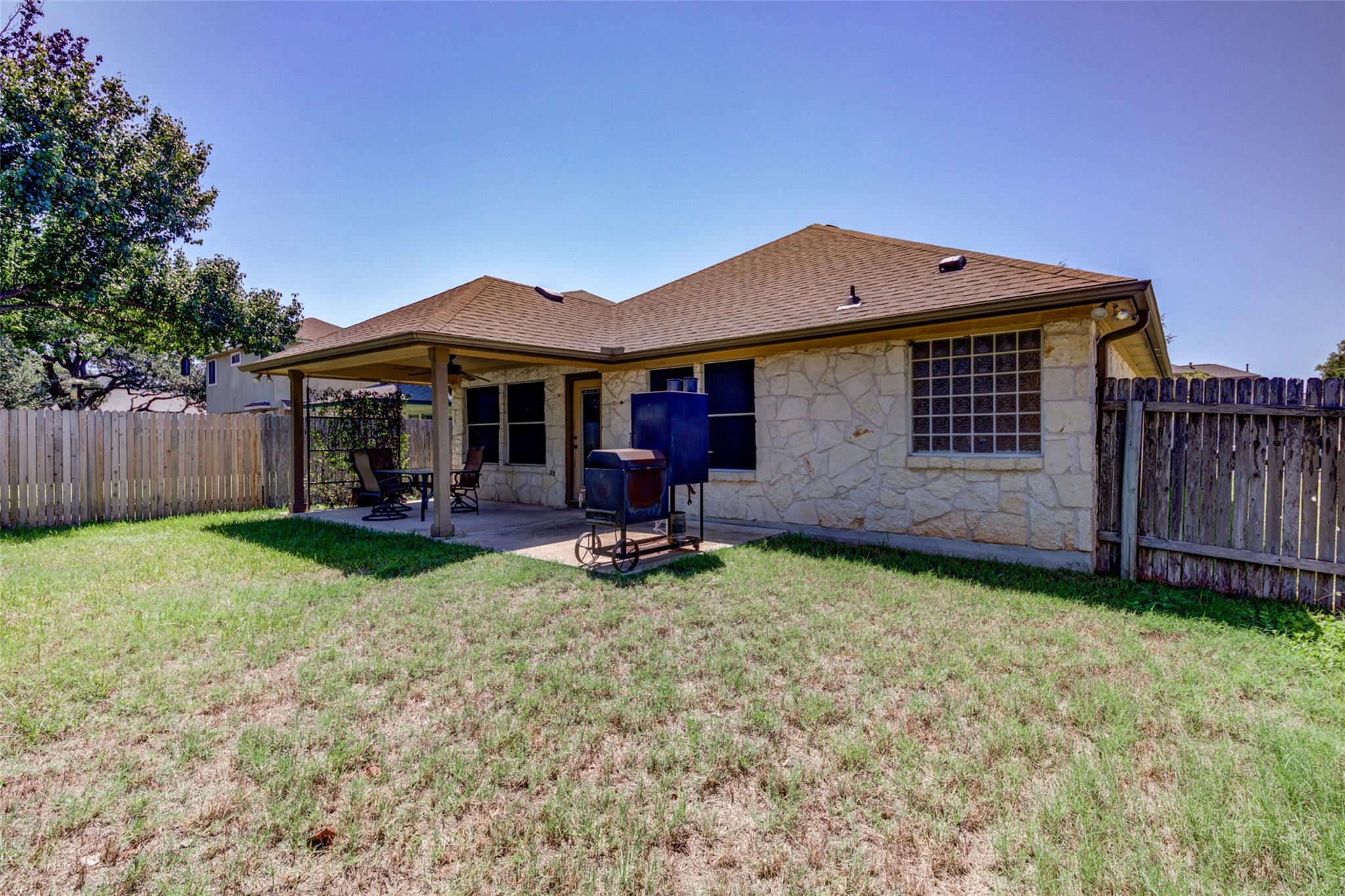 2410 Hutton Ln, Leander, TX 78641