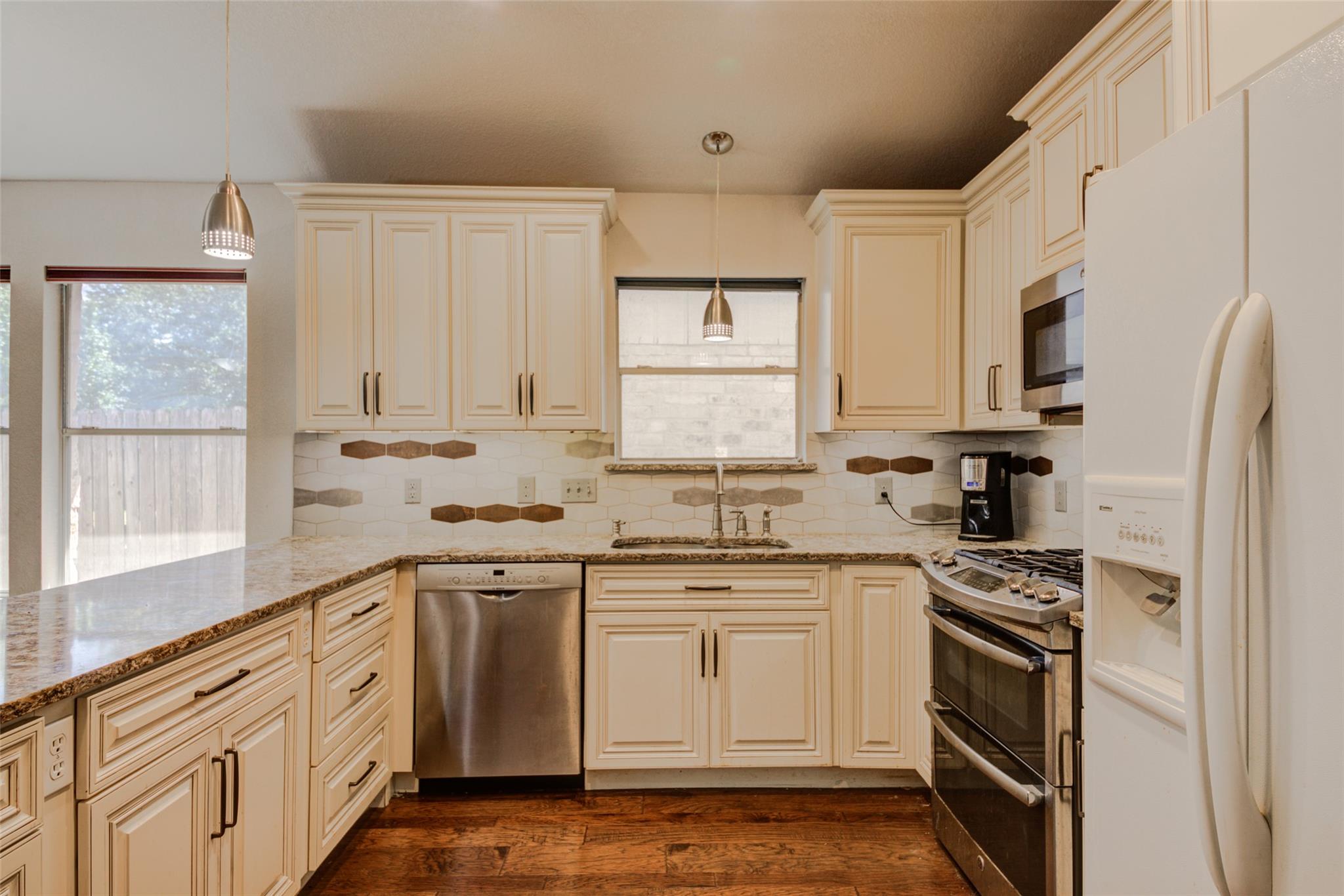 2410 Hutton Ln, Leander, TX 78641