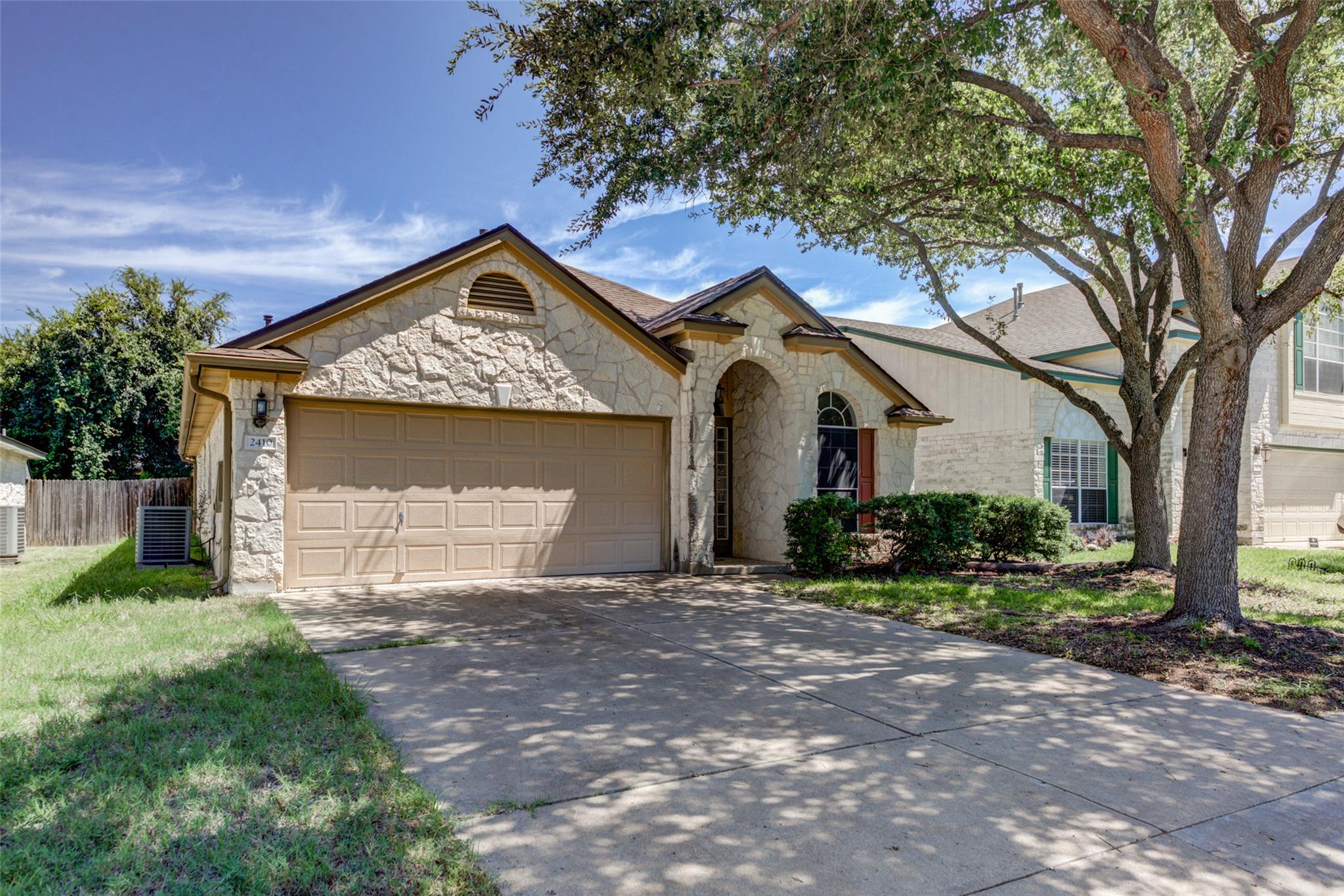 2410 Hutton Ln, Leander, TX 78641