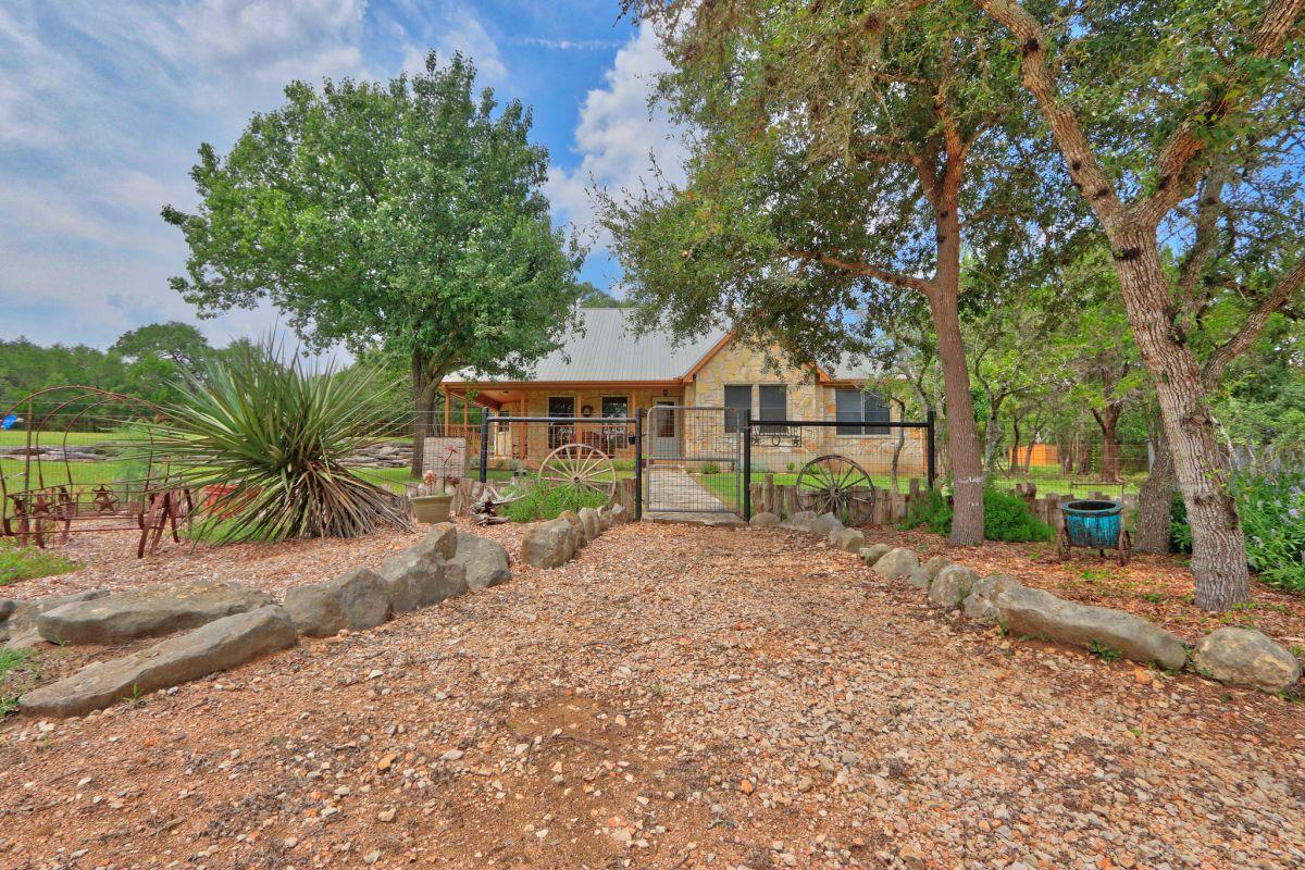 10621 Fm 150 W, Driftwood, TX 78619