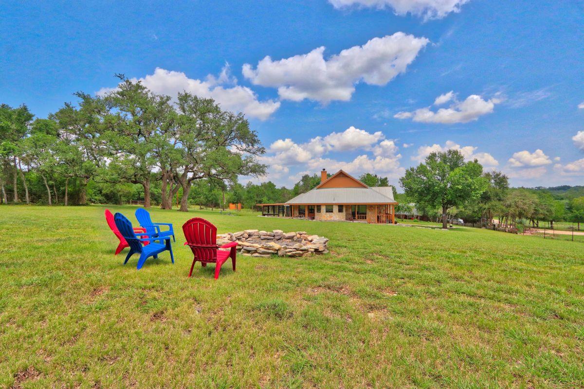 10621 Fm 150 W, Driftwood, TX 78619