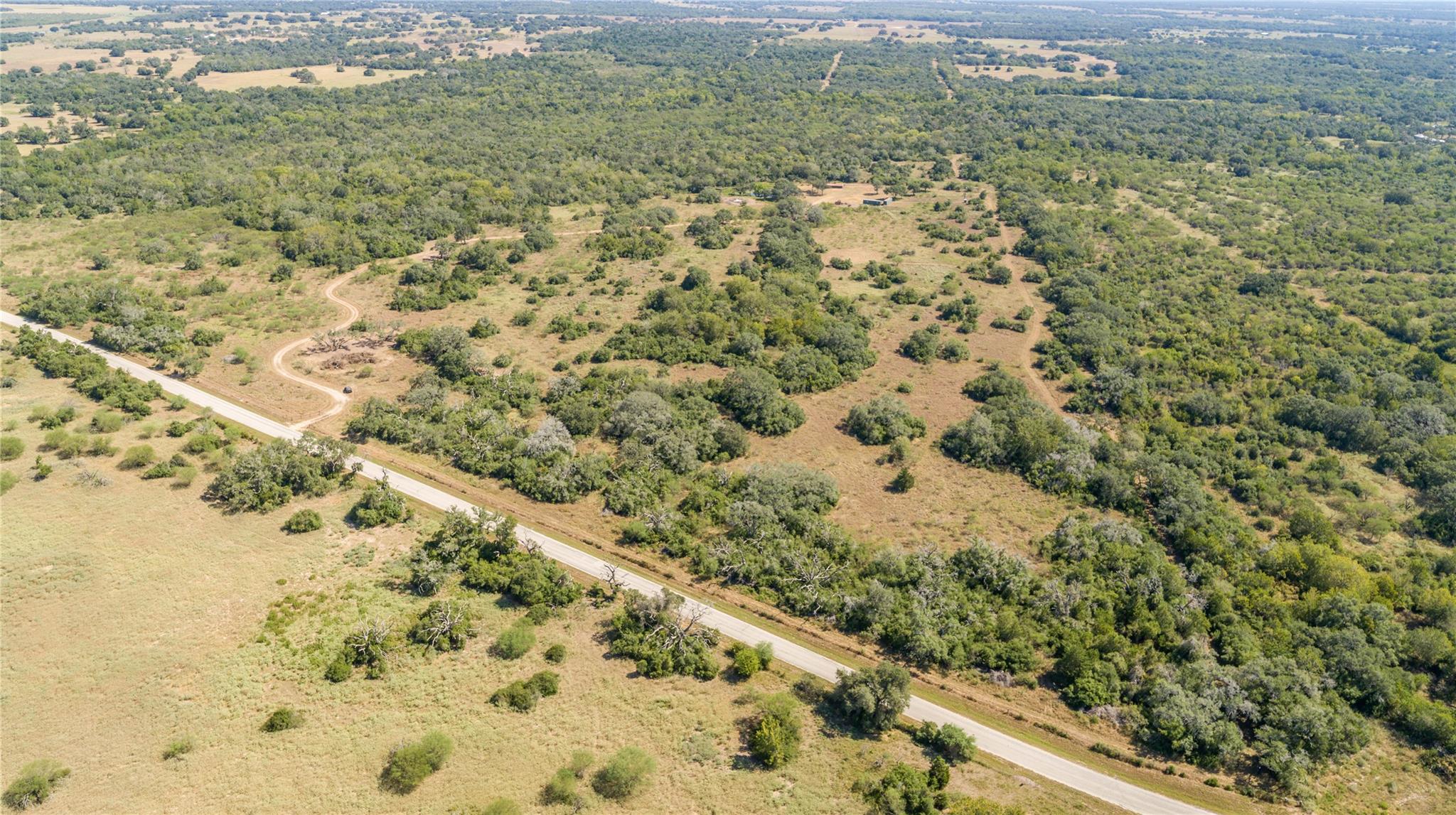 000 Stratton Rd, Yoakum, TX 77995