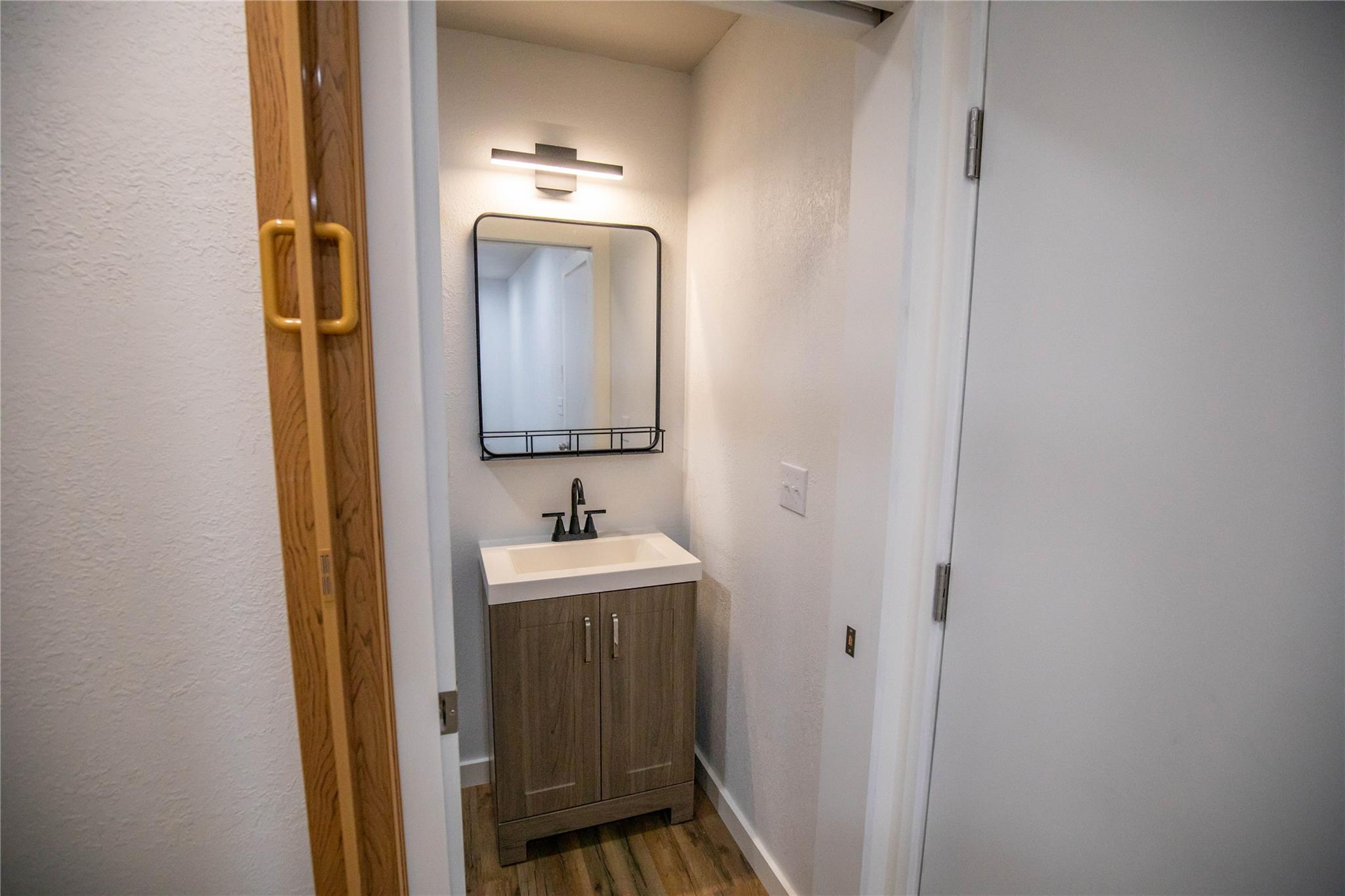 000 Stratton Rd, Yoakum, TX 77995