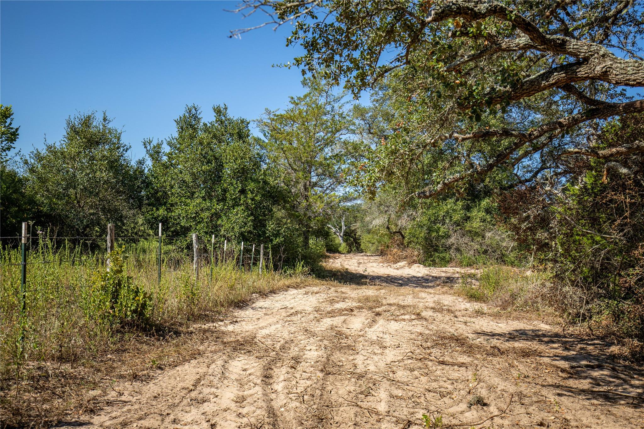 000 Stratton Rd, Yoakum, TX 77995