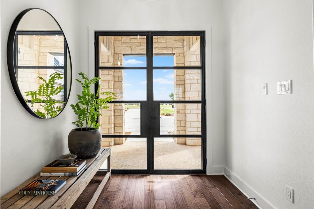 306 Interlaken St, Fredericksburg, TX 78624