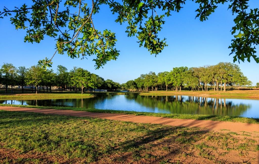 306 Interlaken St, Fredericksburg, TX 78624