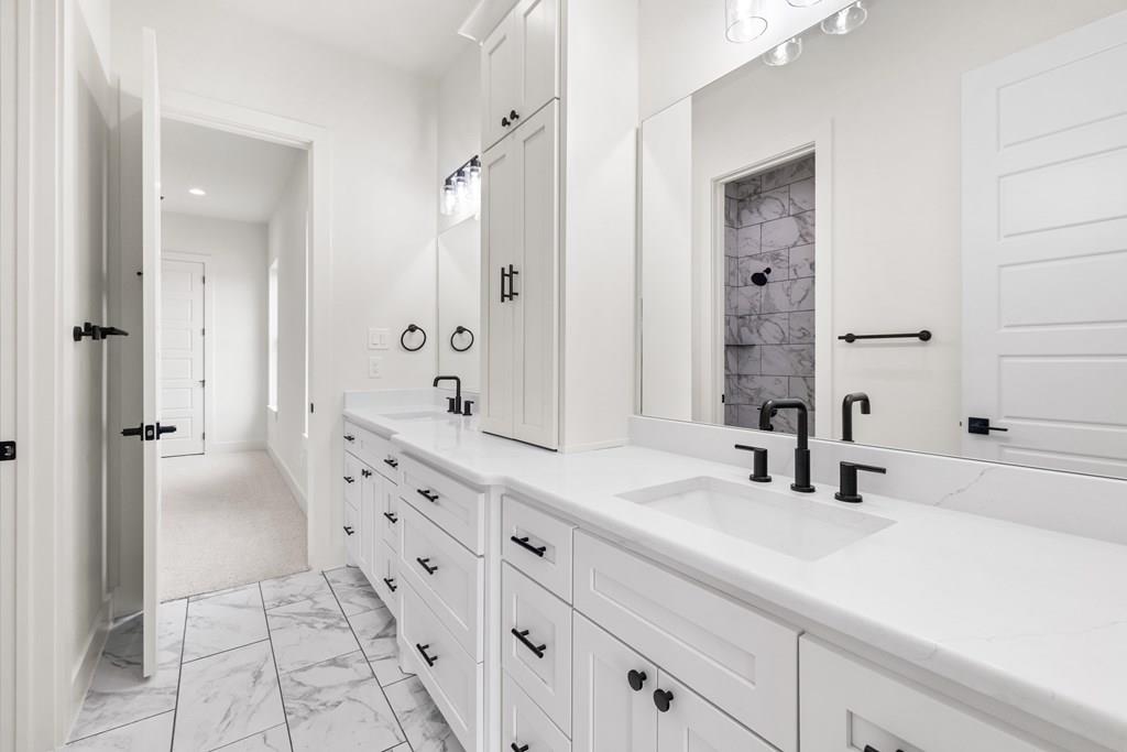 306 Interlaken St, Fredericksburg, TX 78624