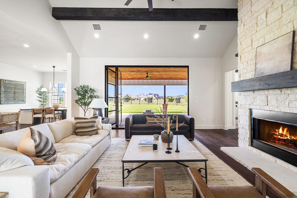 306 Interlaken St, Fredericksburg, TX 78624